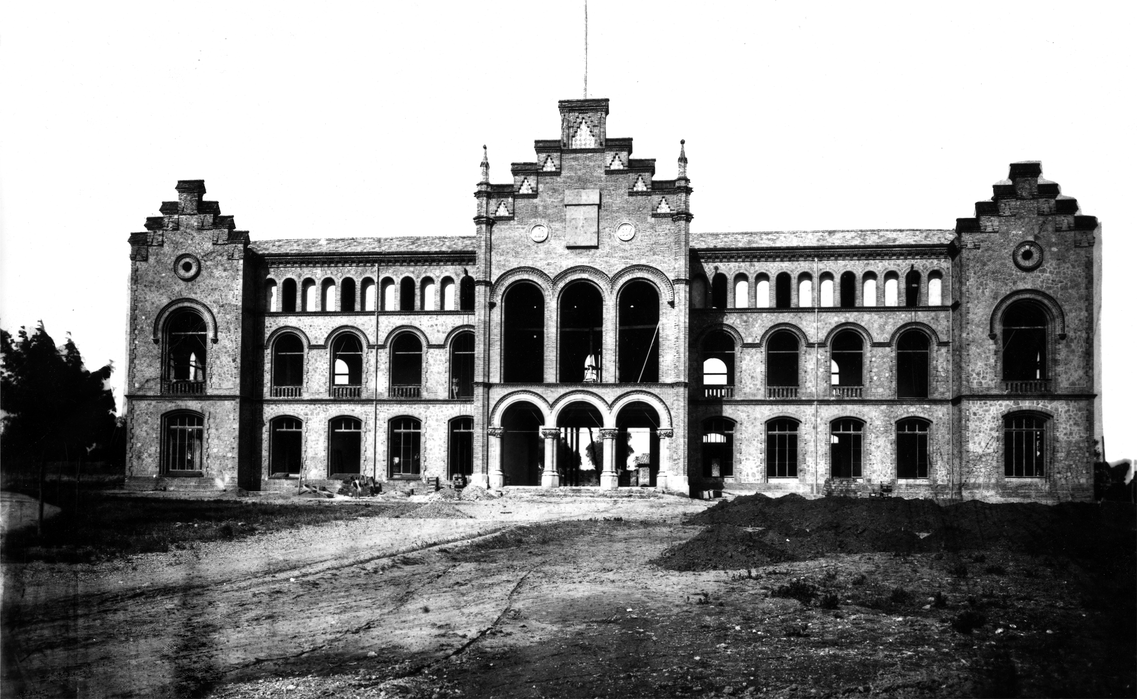 120 anys d’història resumits en una trentena d’imatges
