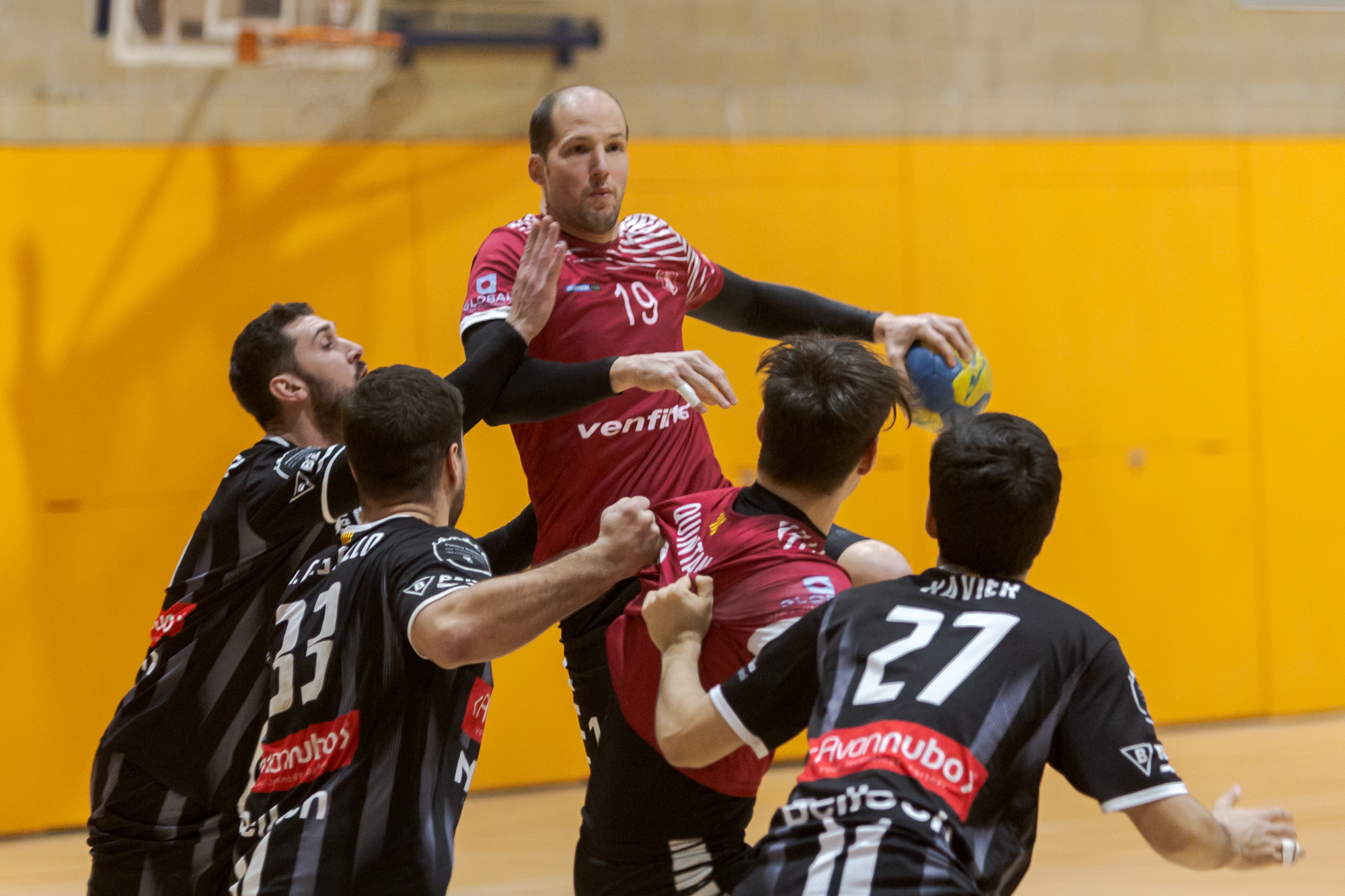 L'Handbol Terrassa cau 40-28 a la pista del líder, La Roca