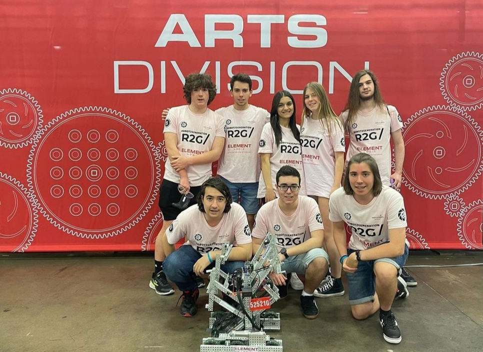 Estudiants del Vedruna-Vall, en la robòtica del món