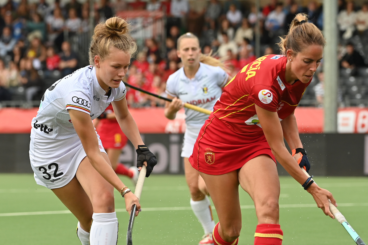 Gigi Oliva, Júlia Strappato i Marta Segú, a la llista per jugar contra la Xina a Terrassa