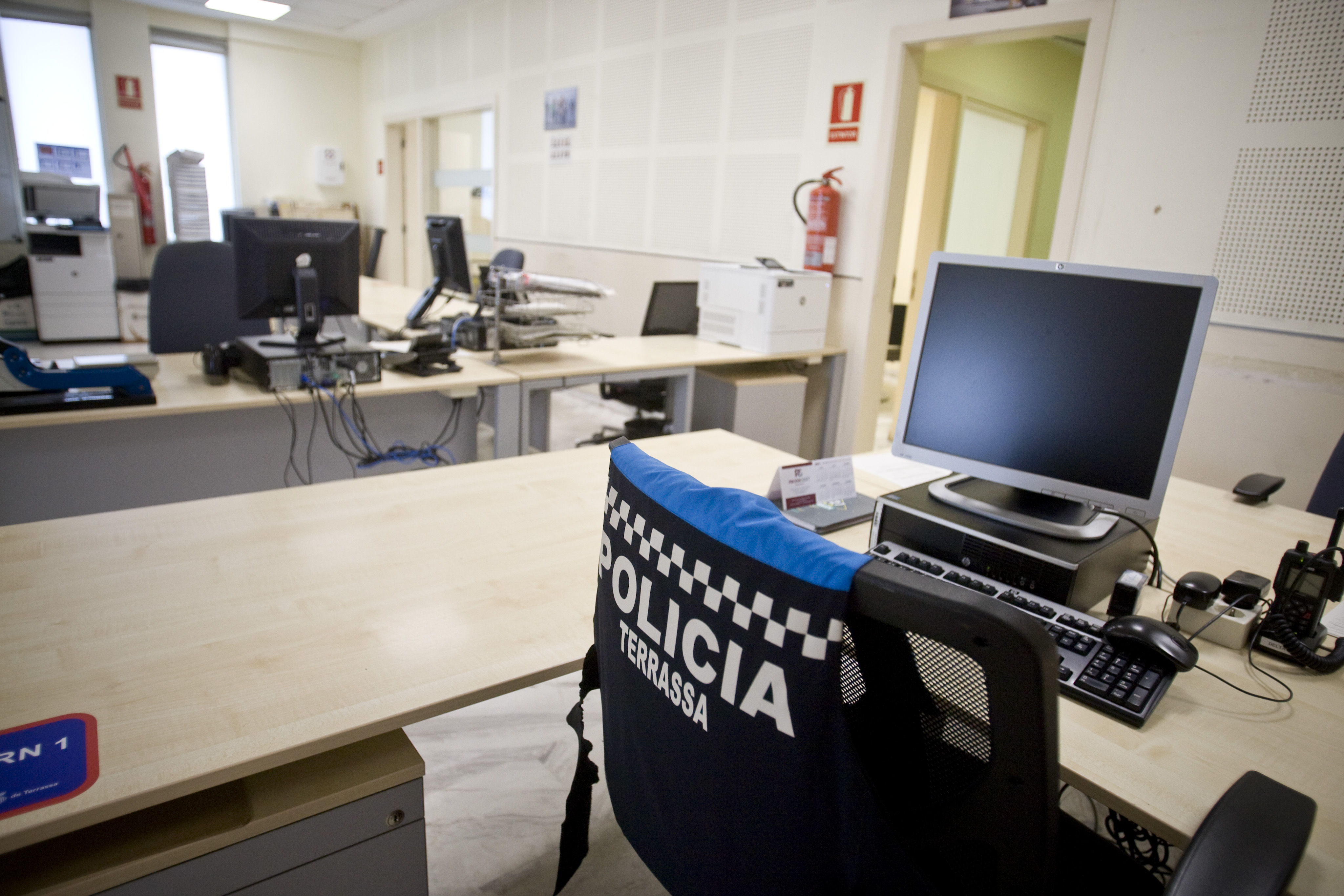 Li roben el moneder a Terrassa després de punxar-li les rodes