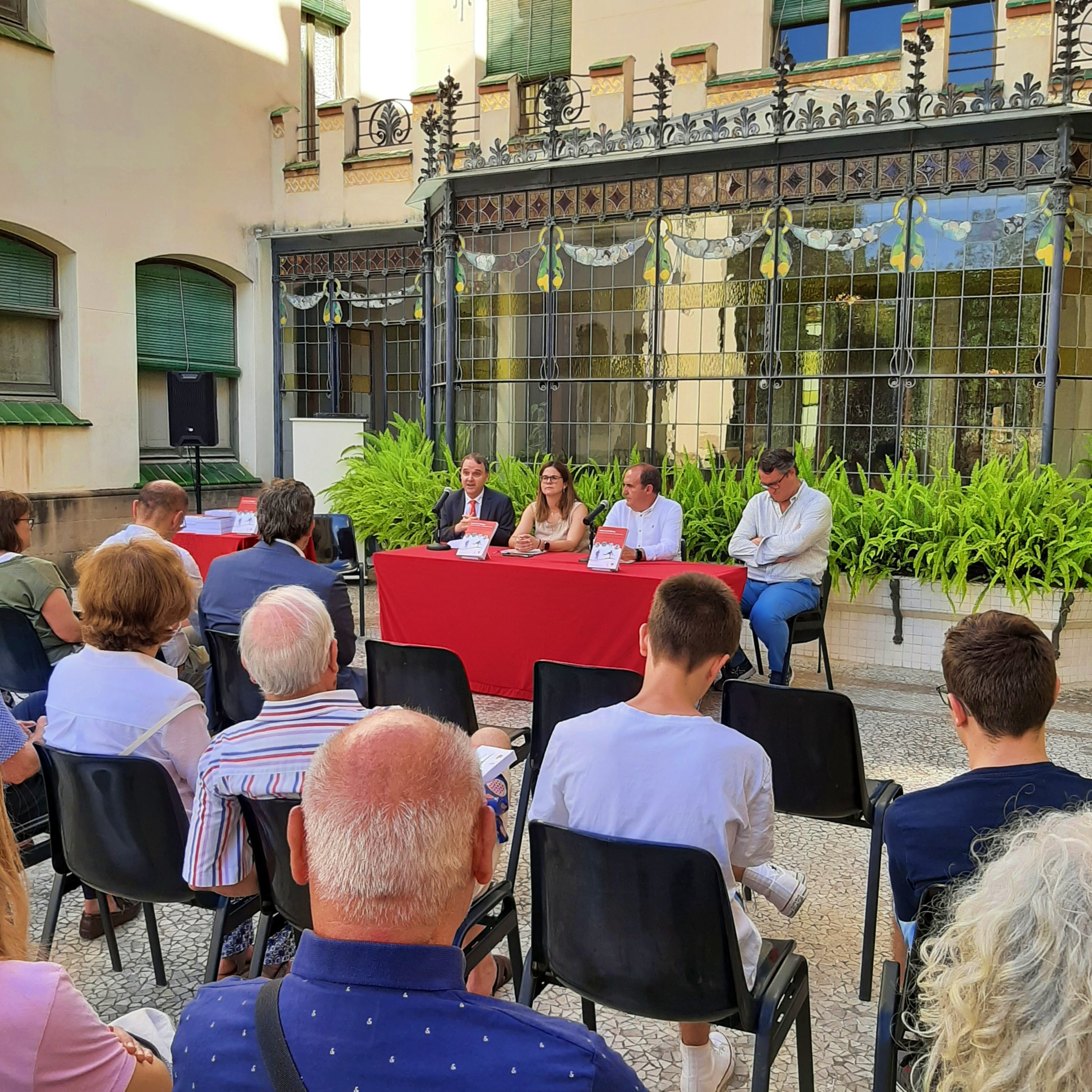 Llibre sobre la secció de hockey del Terrassa FC