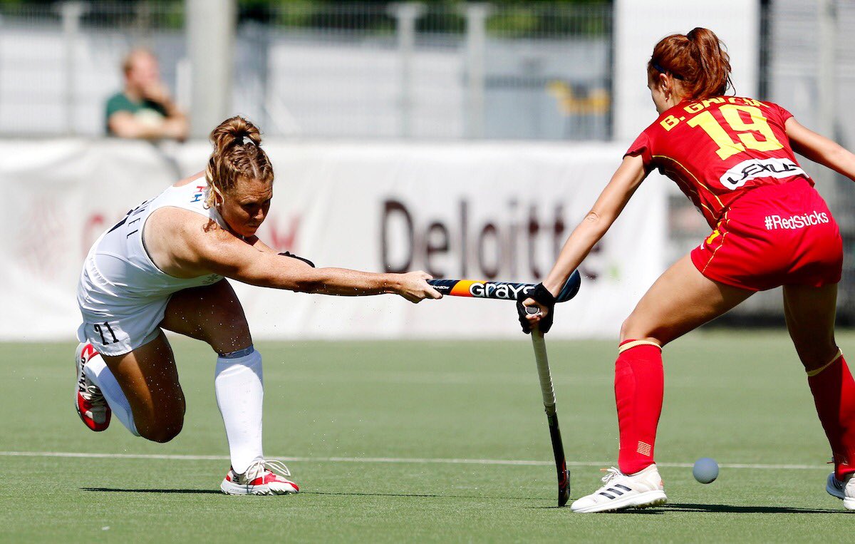La selecció femenina venç per 