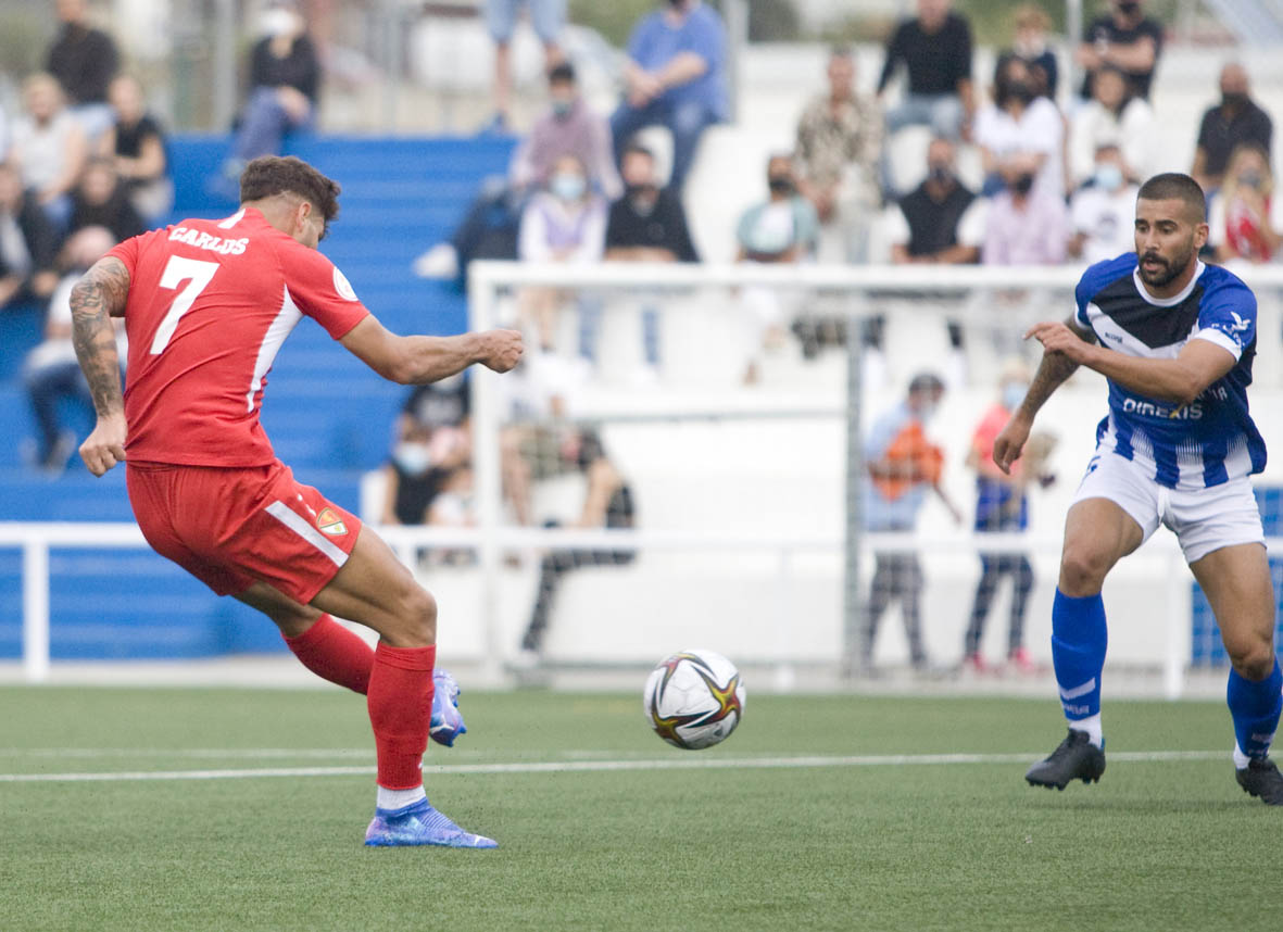Carlos Martínez tanca la renovació amb el Terrassa FC