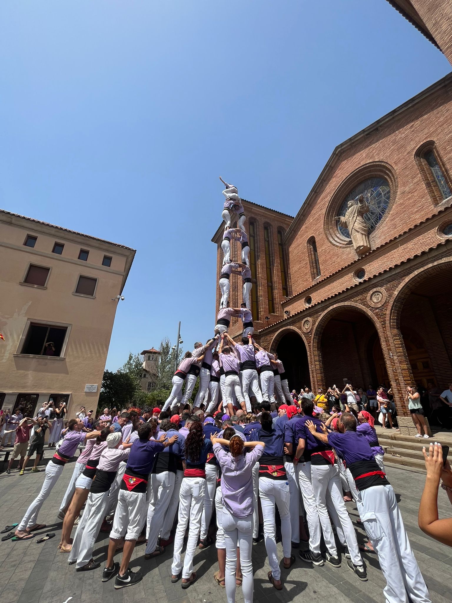 Els Minyons de Terrassa van d’estrena a Cornellà