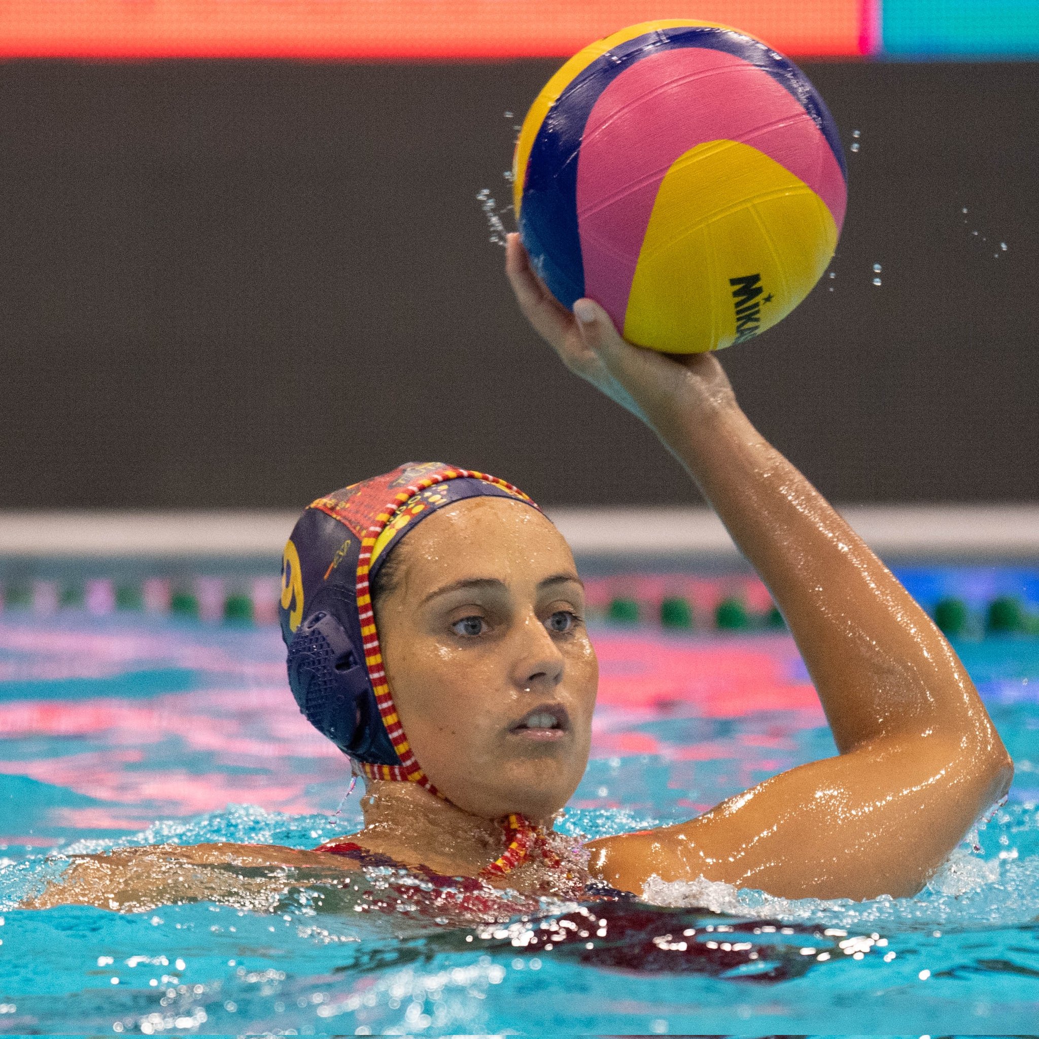 La selecció femenina de waterpolo topa amb els Estats Units