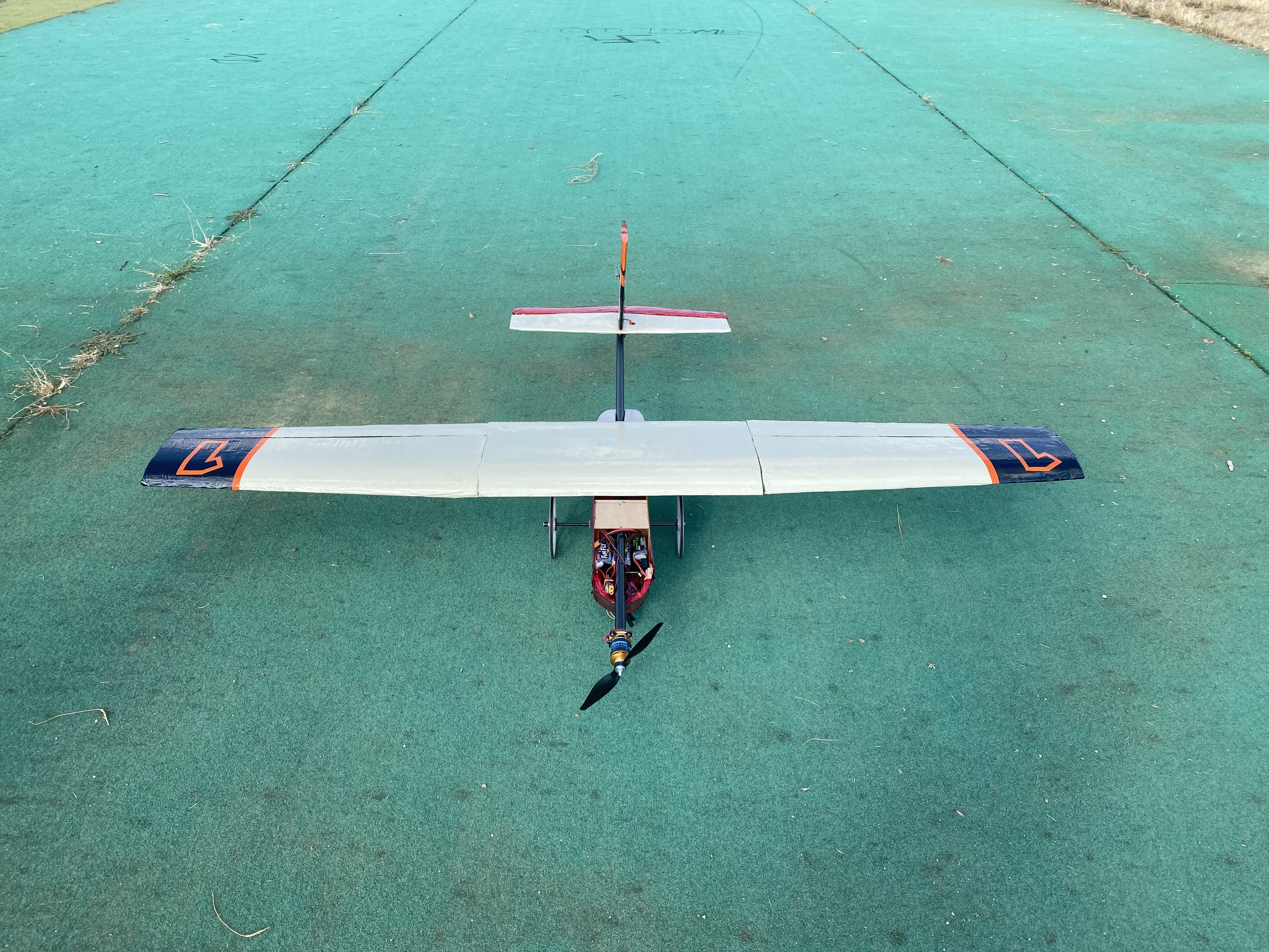 Trencalòs de l'Eseiaat vola a Munic per participar en una competició aeroespacial