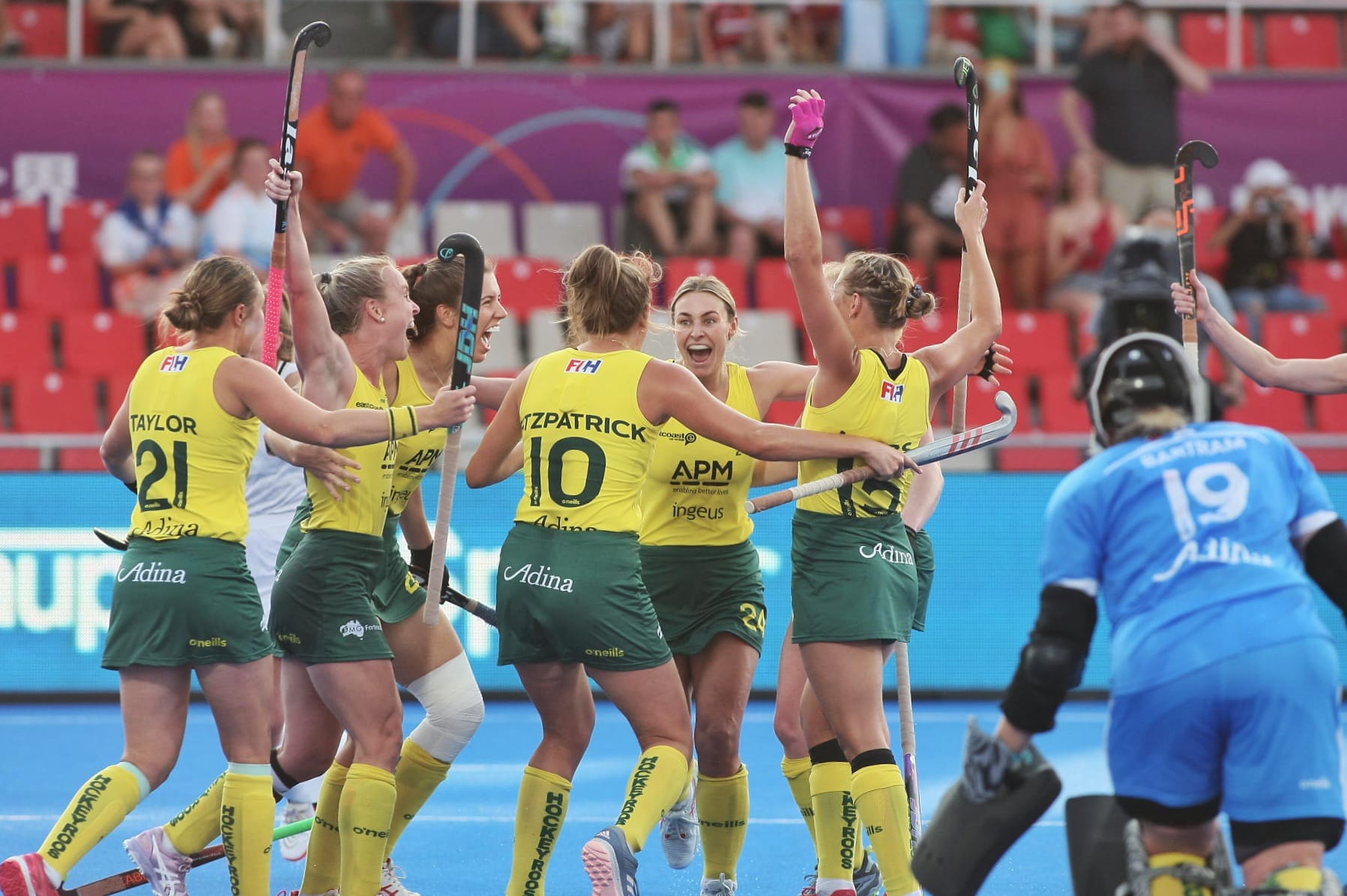 Austràlia remunta i es penja el bronze