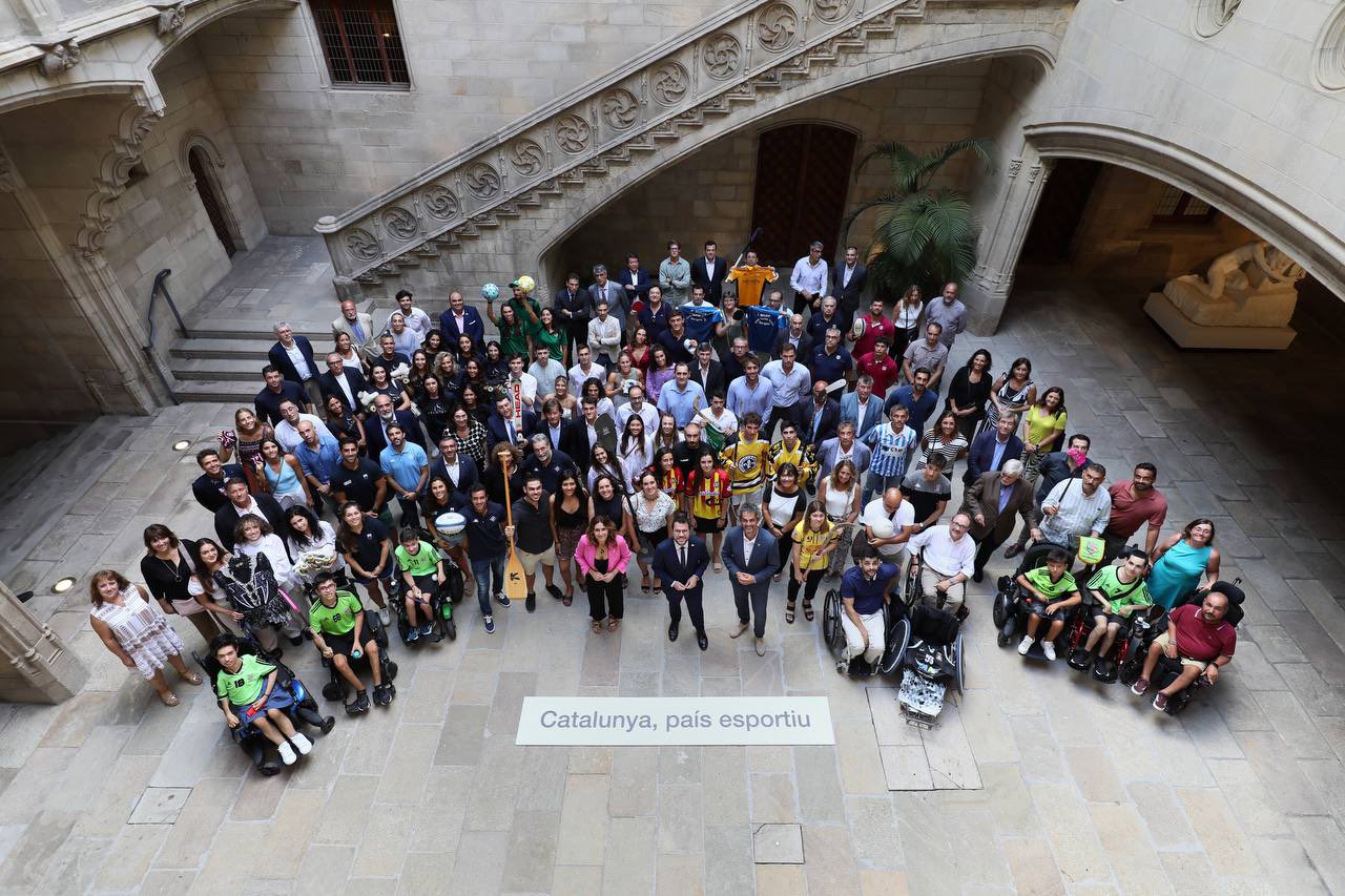 Homenatge de la Generalitat als clubs catalans