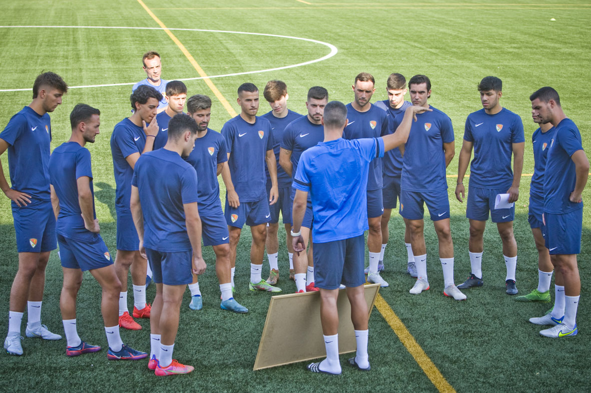 El Terrassa debutarà diumenge a les 12 hores contra el CD Ebro