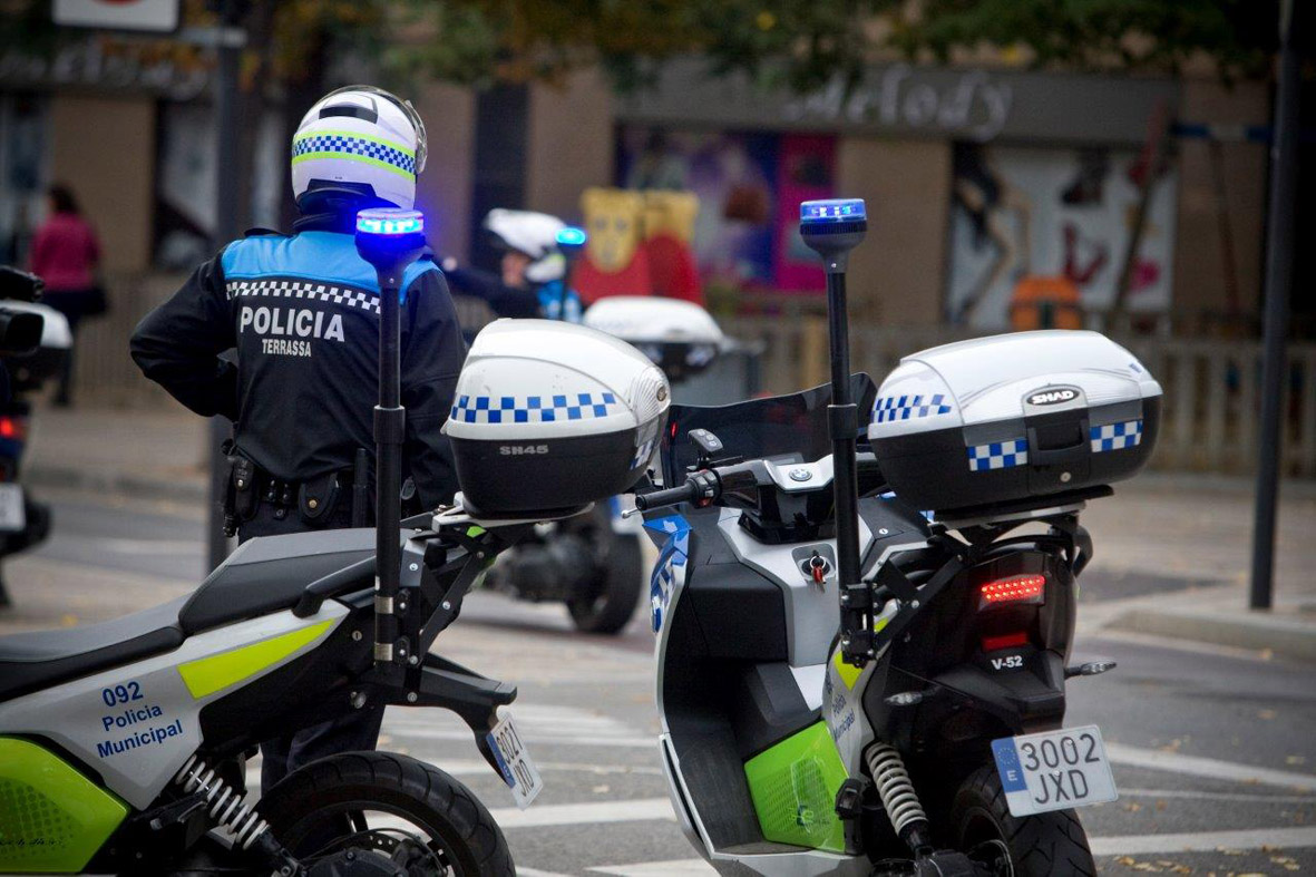 Motorista ferit en un xoc amb una furgoneta a Terrassa