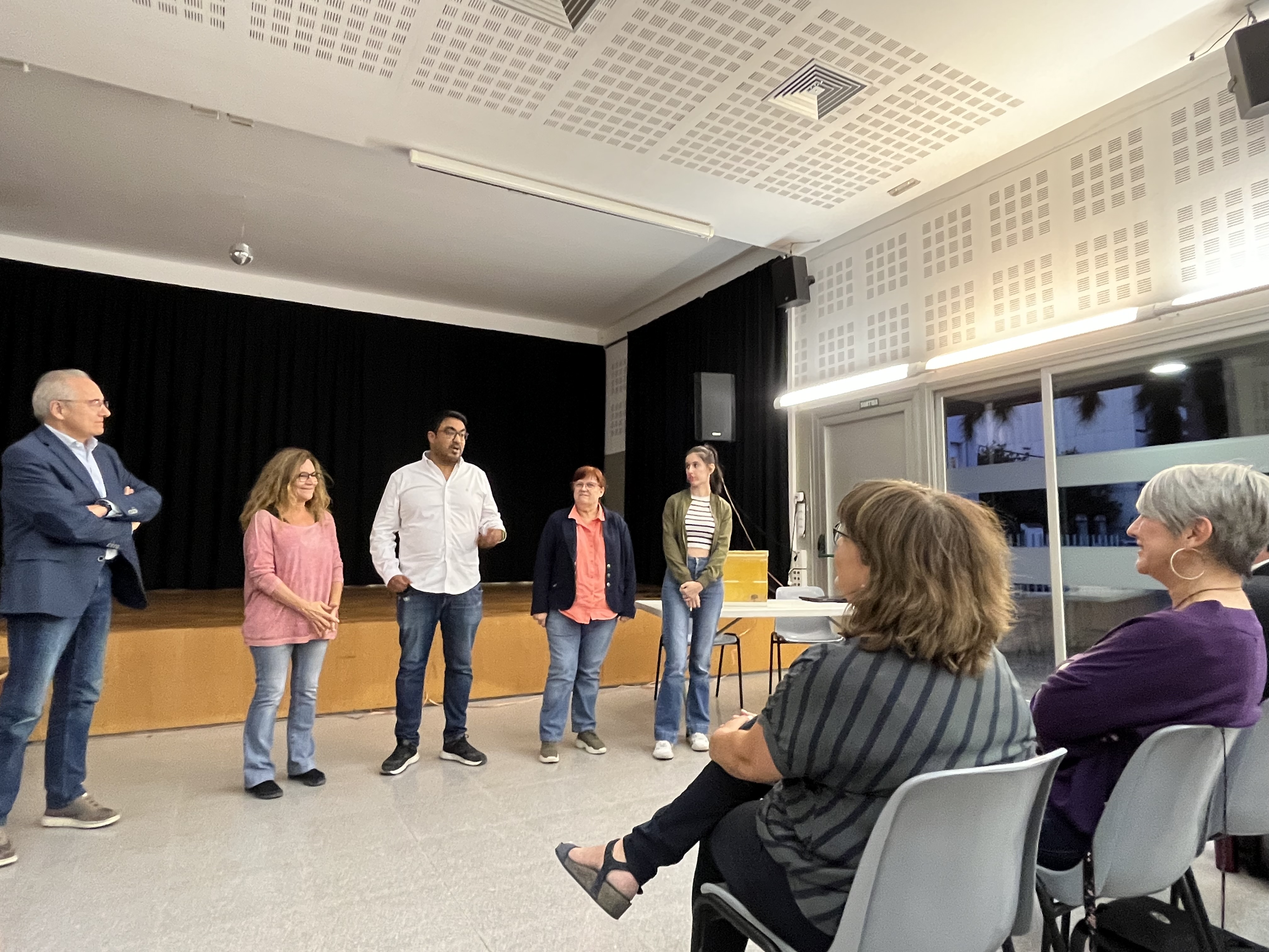 Continuar al Govern o marxar?