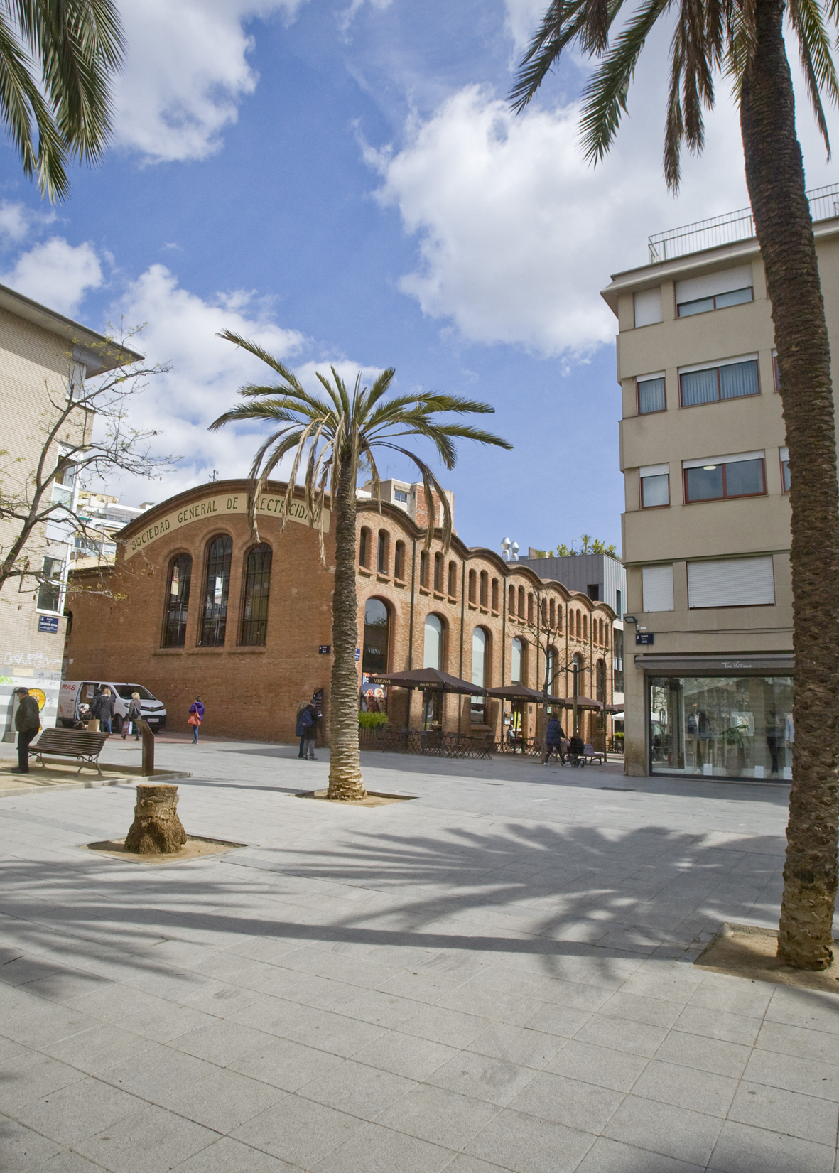 Denunciat per portar una defensa elèctrica a Terrassa