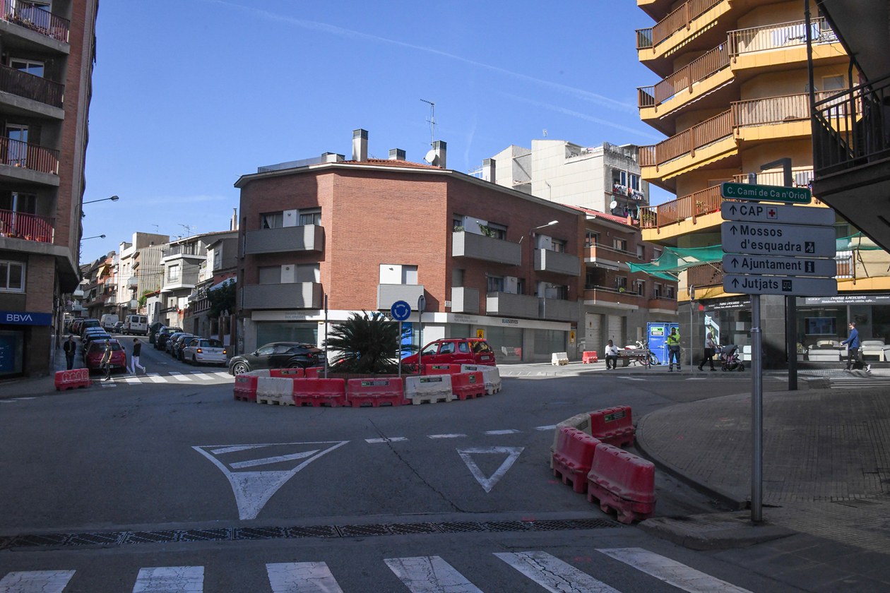 Comencen les obres de la rotonda del camí de Ca n’Oriol
