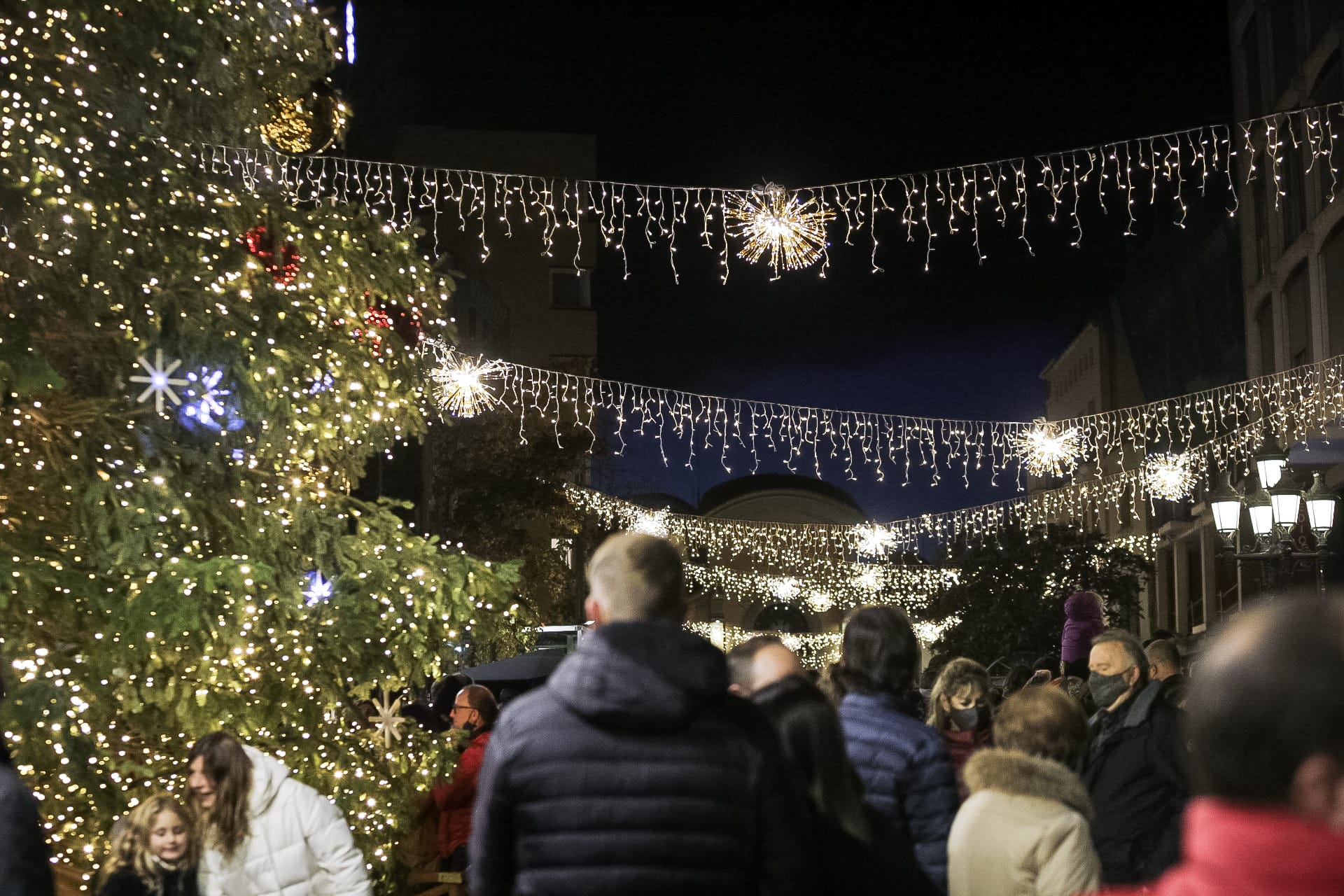 Ciutadans demana llums de Nadal a tots els barris de Terrassa
