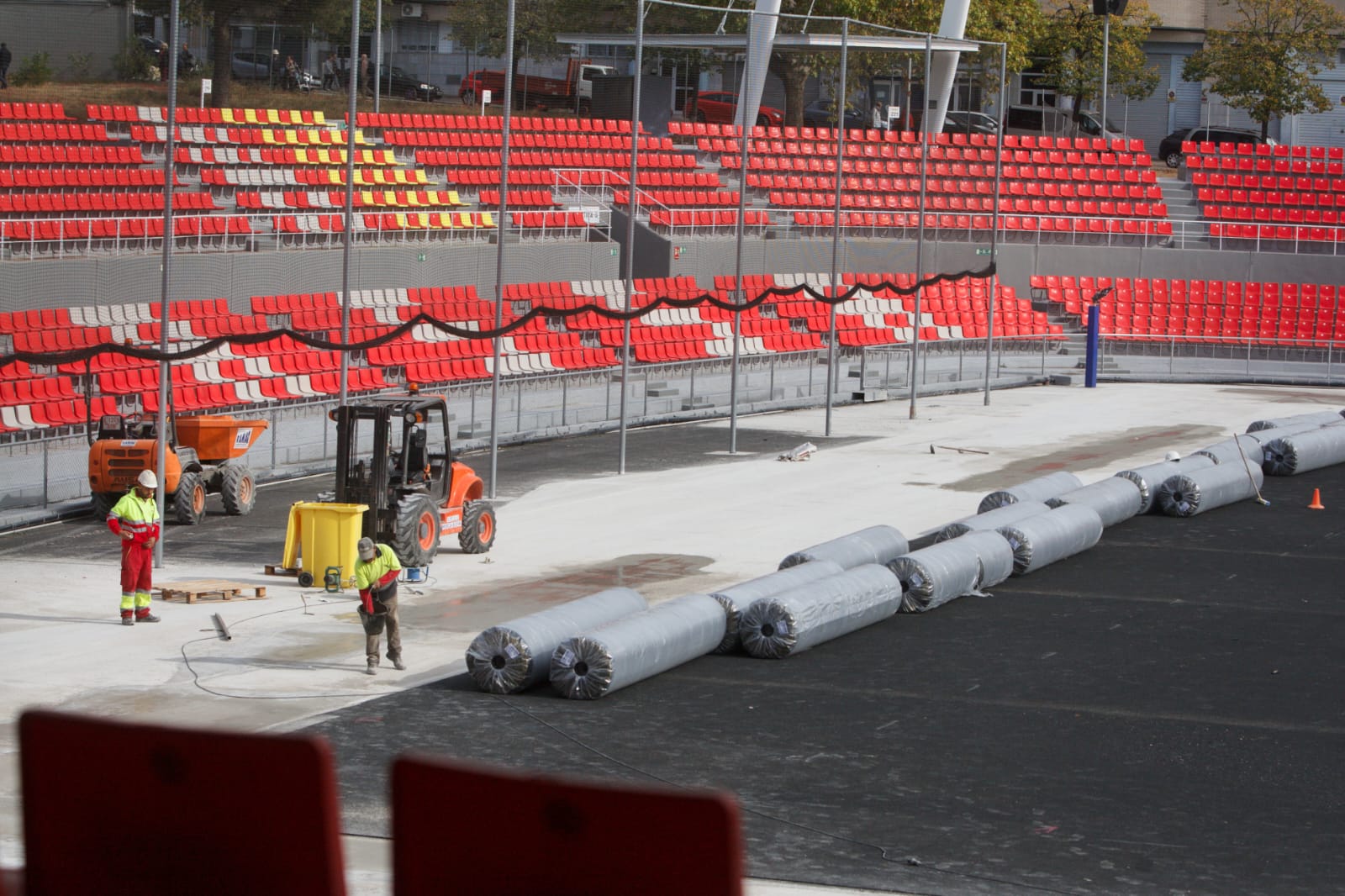 Arriba la gespa de l'Estadi Olímpic