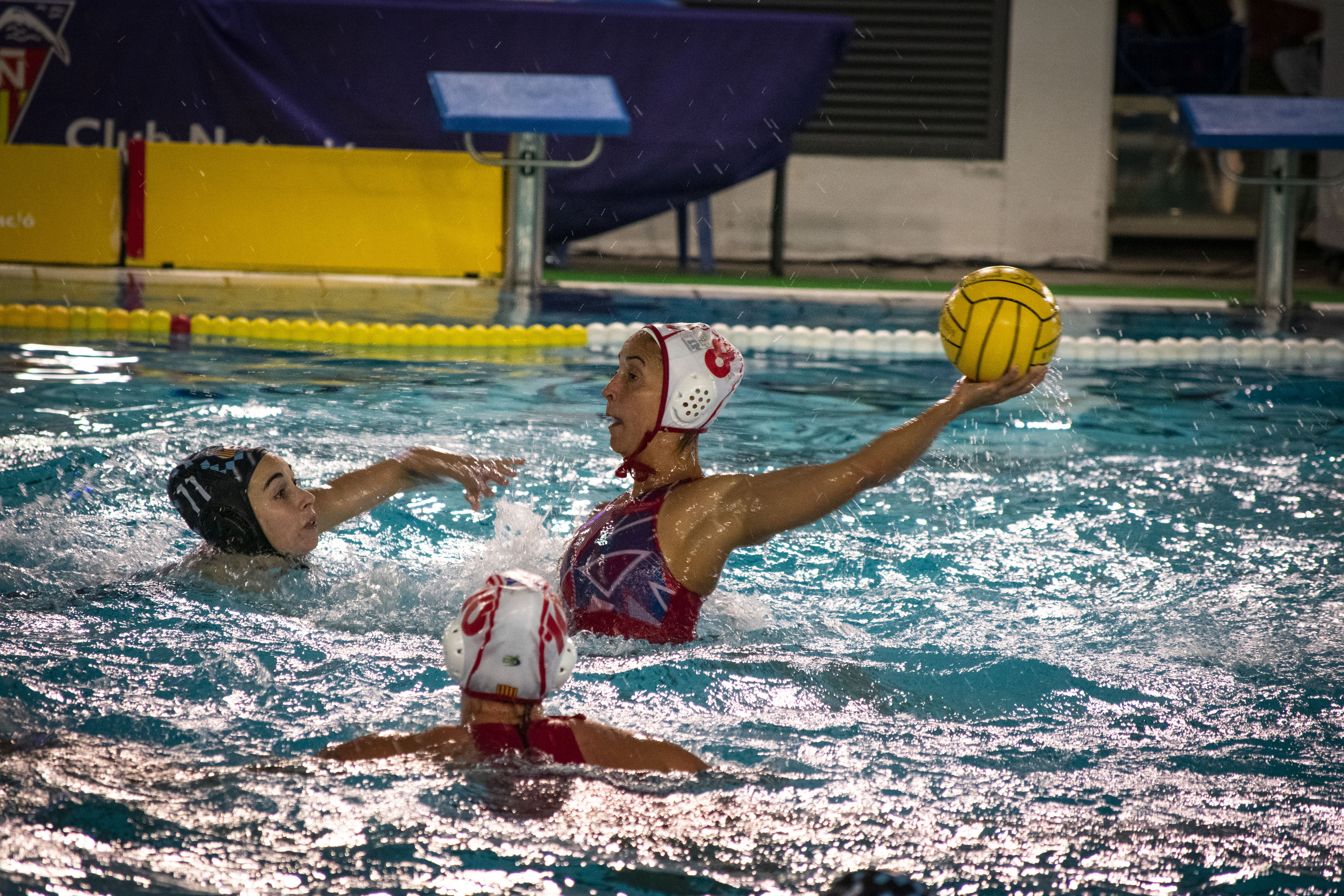 El CN Terrassa debuta amb empat a la Champions League femenina