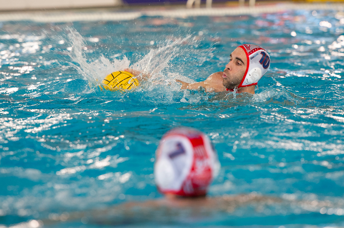 El CN Terrassa goleja amb comoditat el Real Canoe