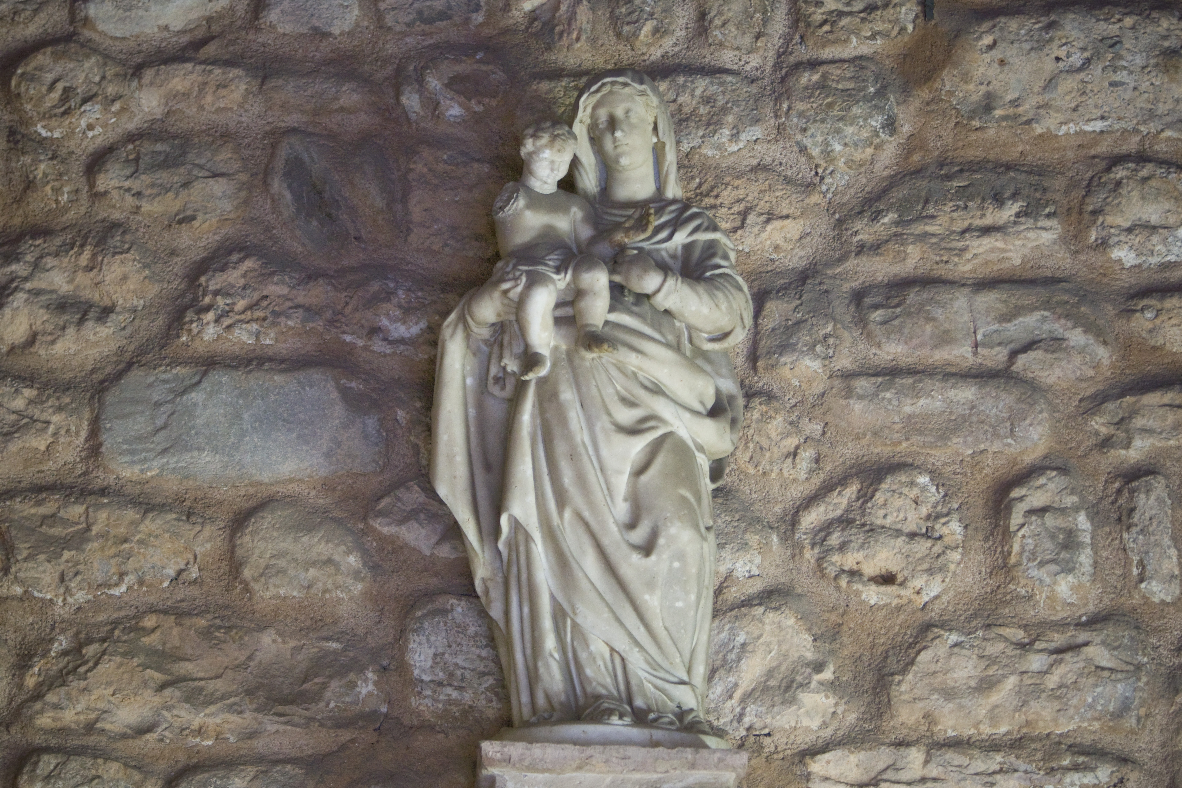 Mares de Déu exposades a Terrassa