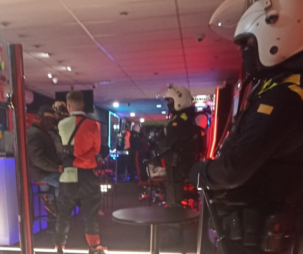 Batuda policial a la plaça del Triomf de Terrassa