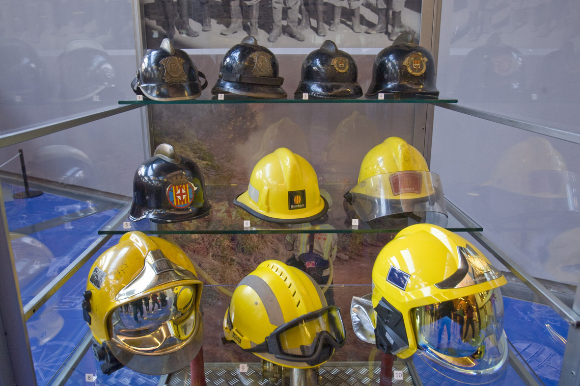FOTOS | Exposició sobre la història dels Bombers al MNACTEC
