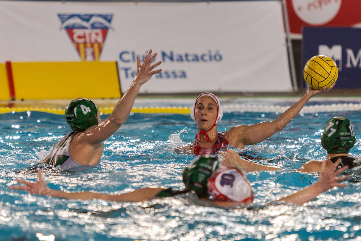 El CN Terrassa femení visita la piscina del CN Sant Feliu