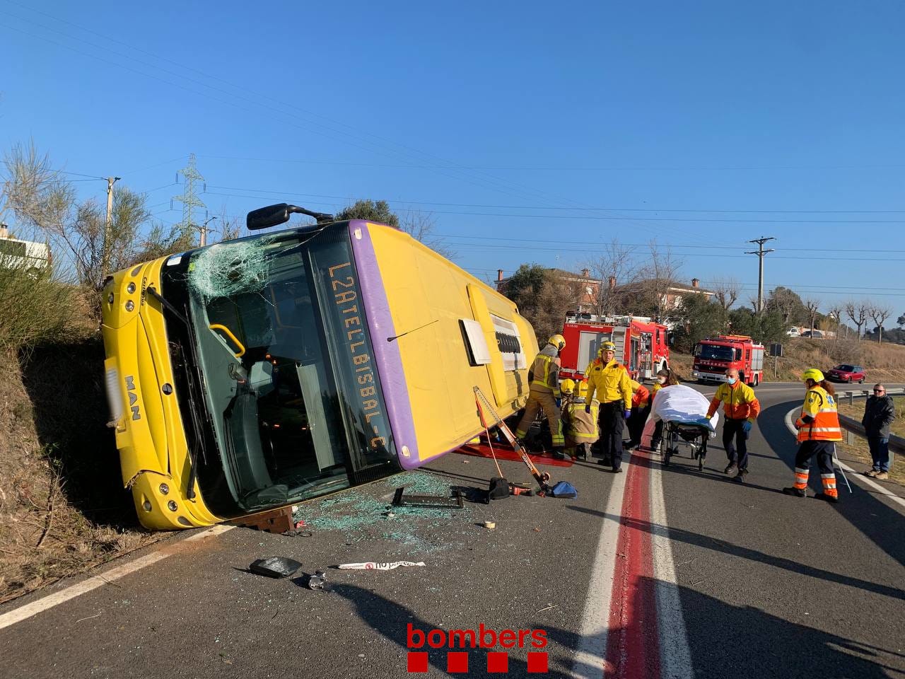 Set ferits en bolcar un autobús a Castellbisbal
