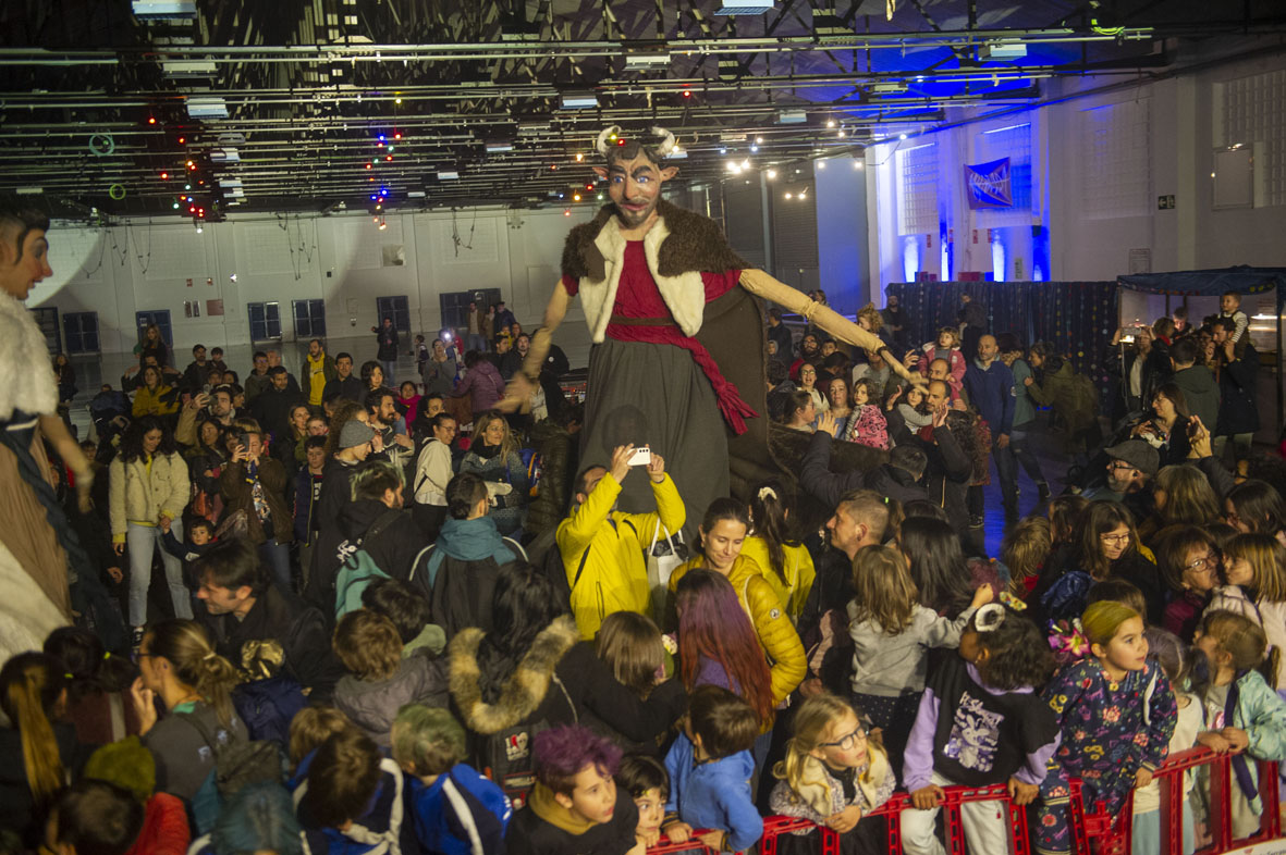 FOTOS | Gegants i Xiula enceten el Carnestoltes de Terrassa