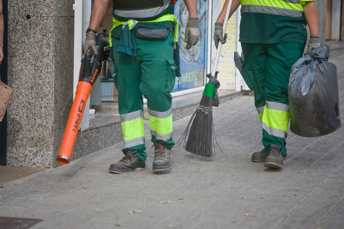 Insults racistes i agressió a un operari de la neteja de Terrassa