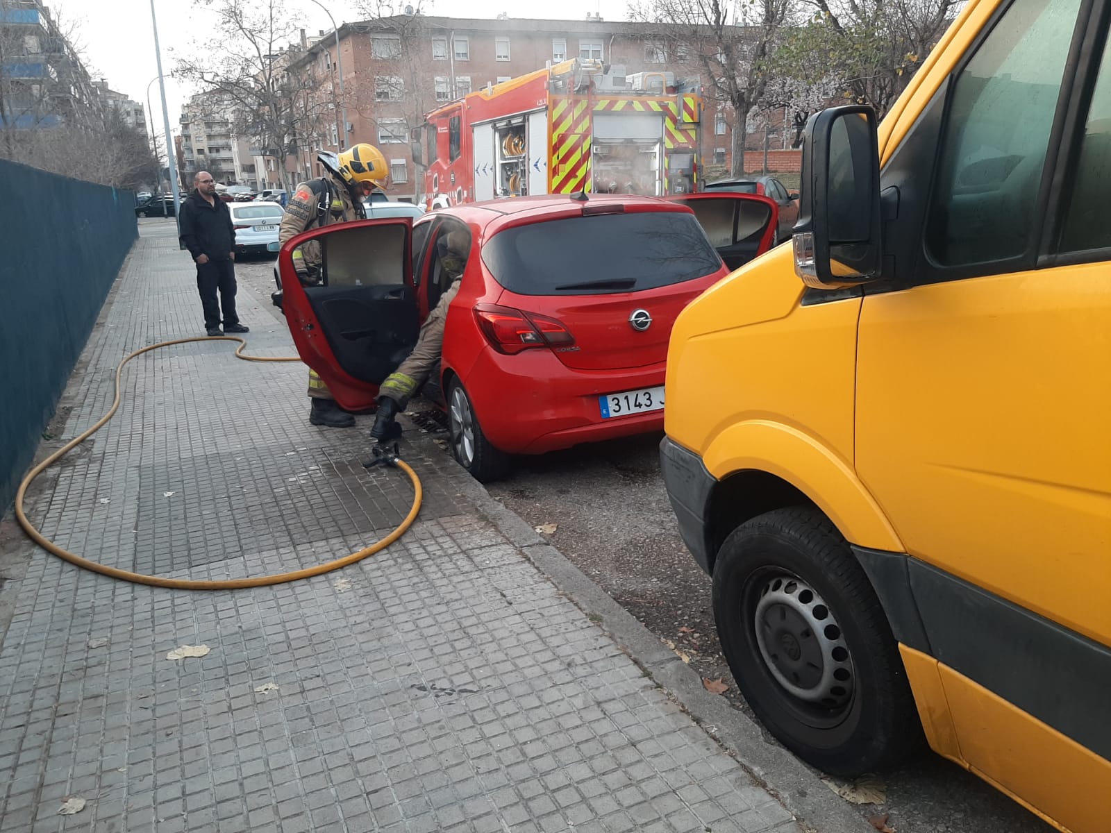 Incendi en un vehicle a Terrassa