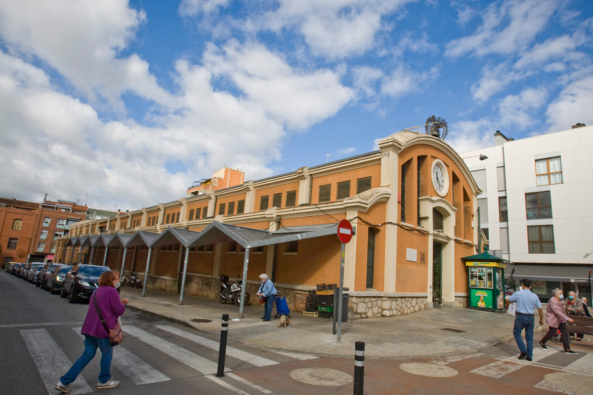 Un furt es converteix en robatori violent en un súper de Terrassa