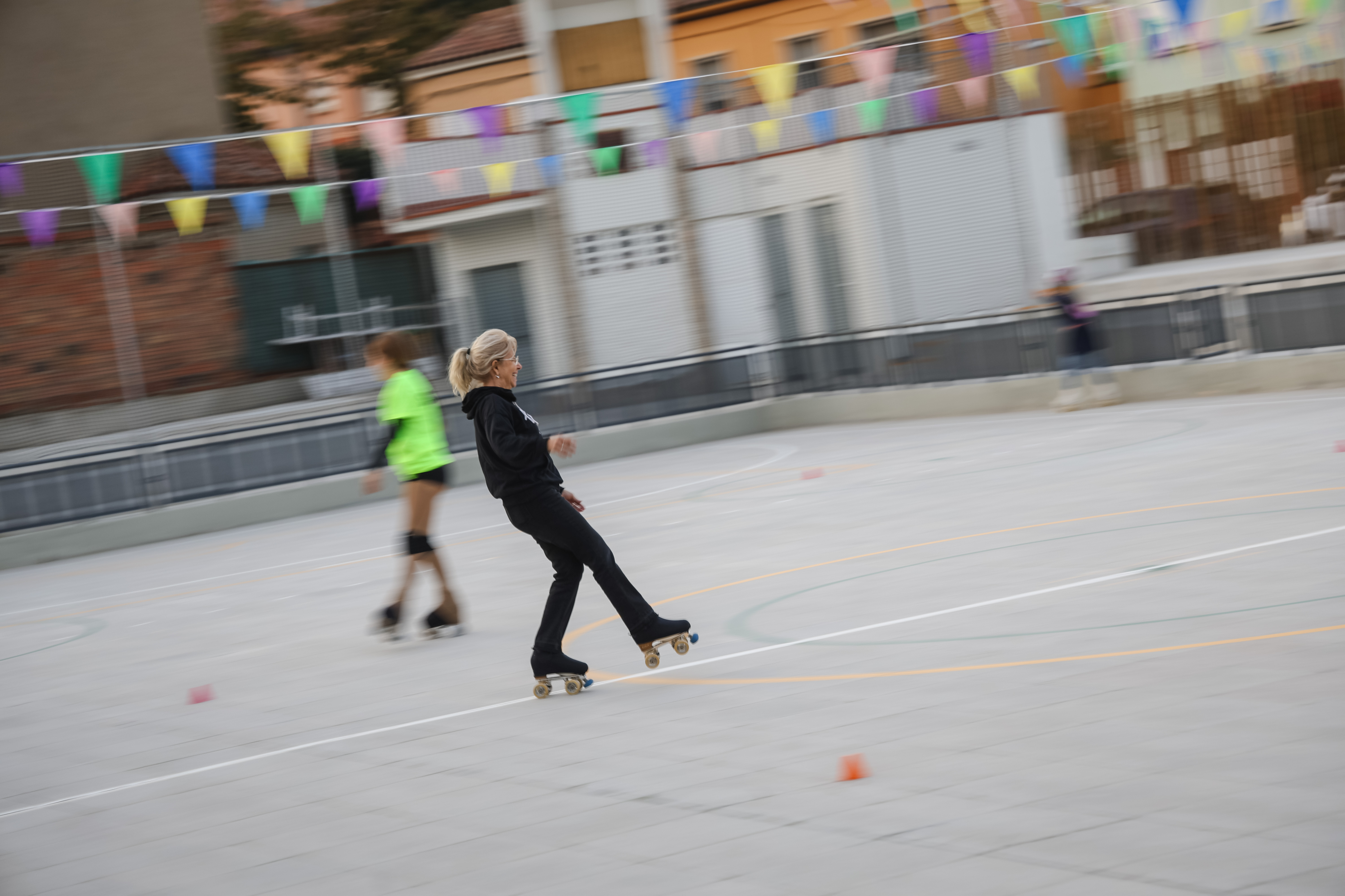 FOTOS | Patinatge i solidaritat als barris de Nostra Llar i Sant Oleguer