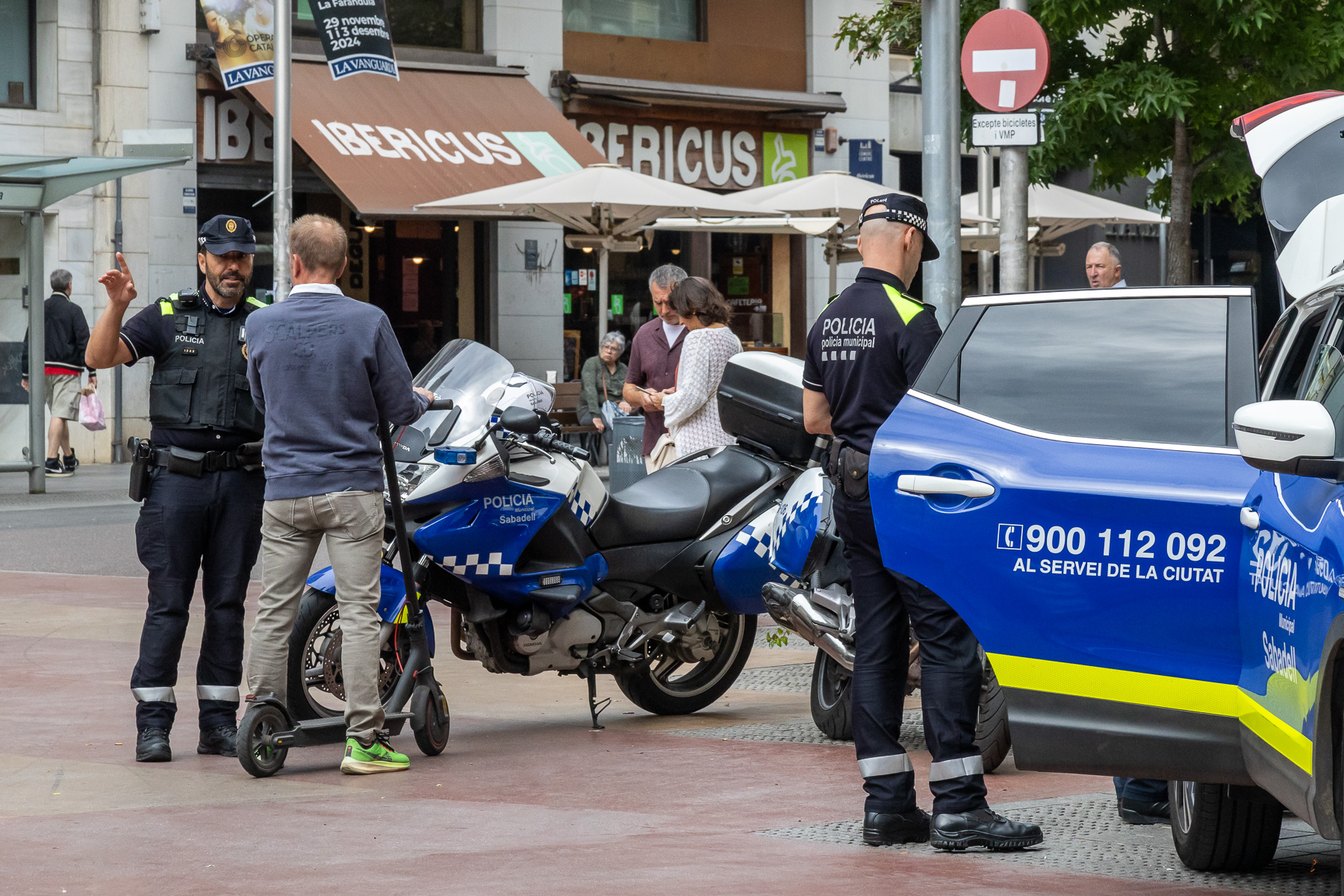 VÍDEO | Detectors d'armes blanques contra els delinqüents a Sabadell