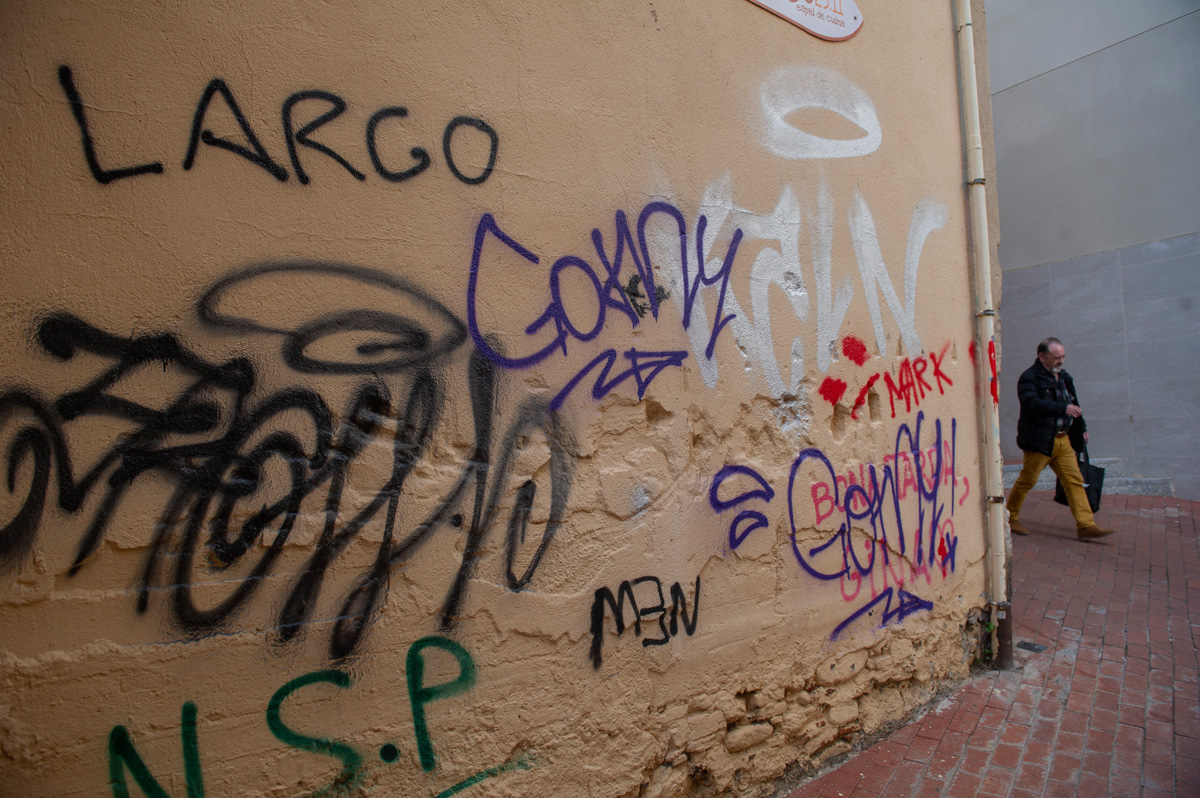 Denunciat per fer grafits a Terrassa