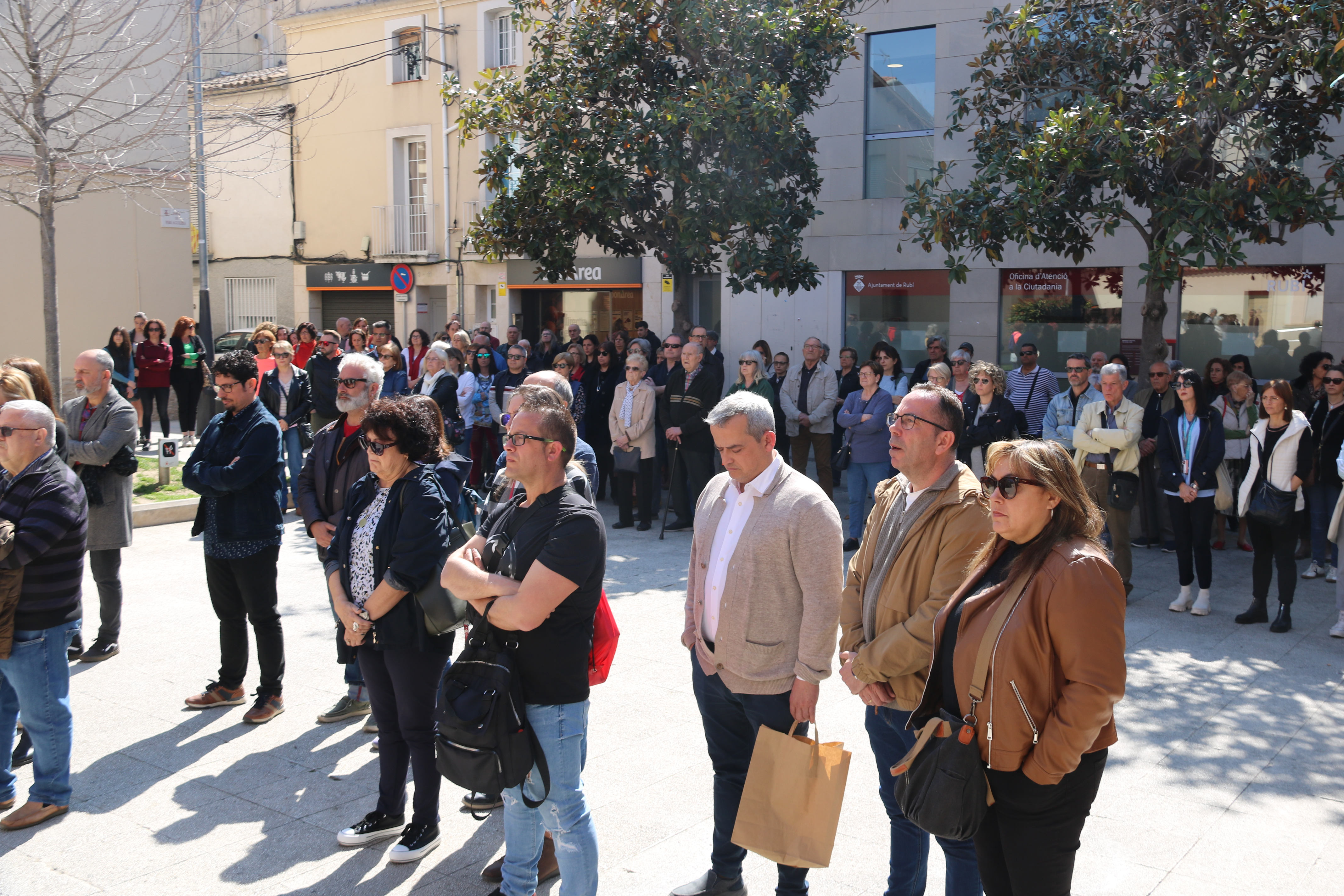 Minut de silenci a Rubí en record de les tres víctimes mortals