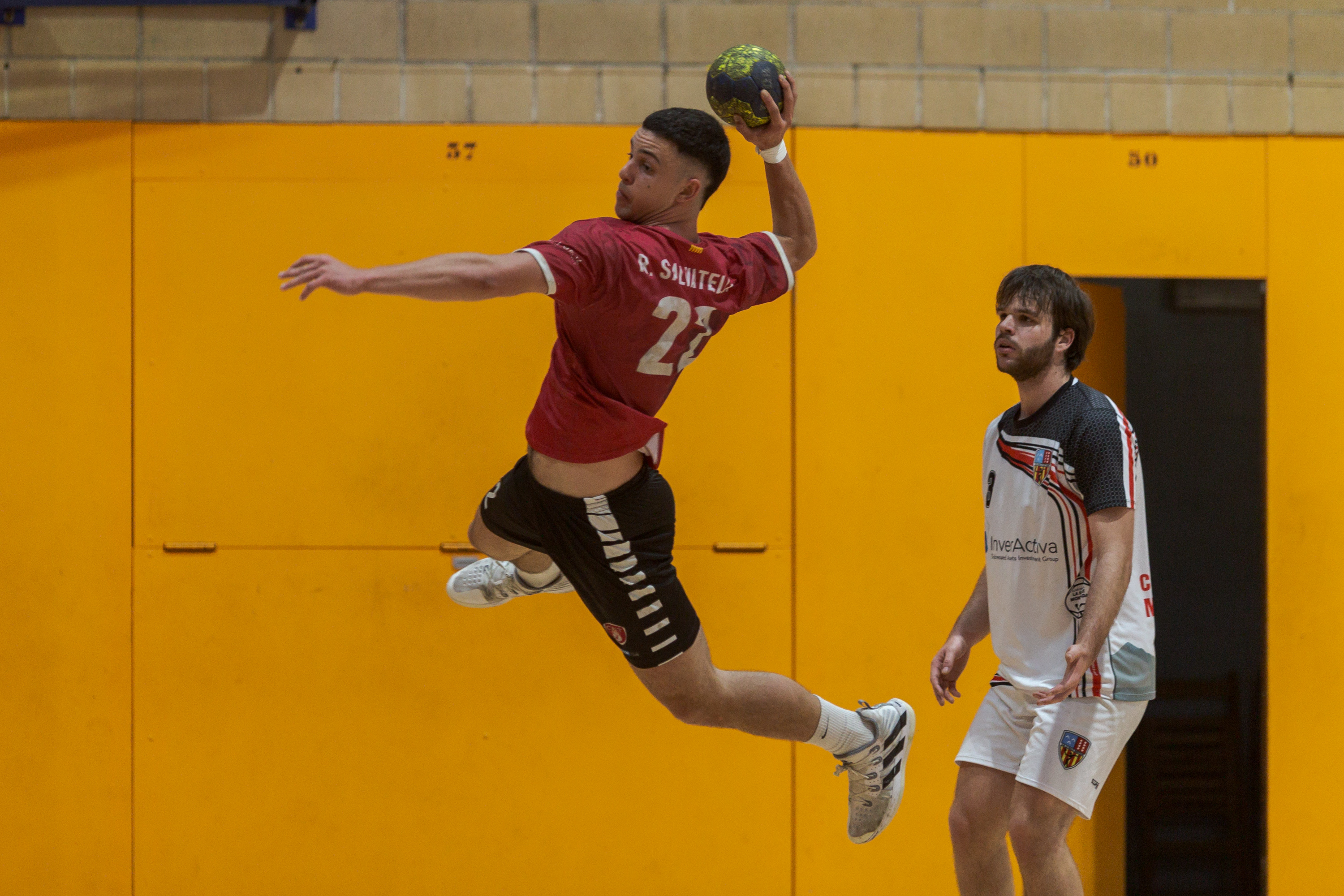 L'Handbol Terrassa s'imposa per 26 a 24 al La Salle Montcada