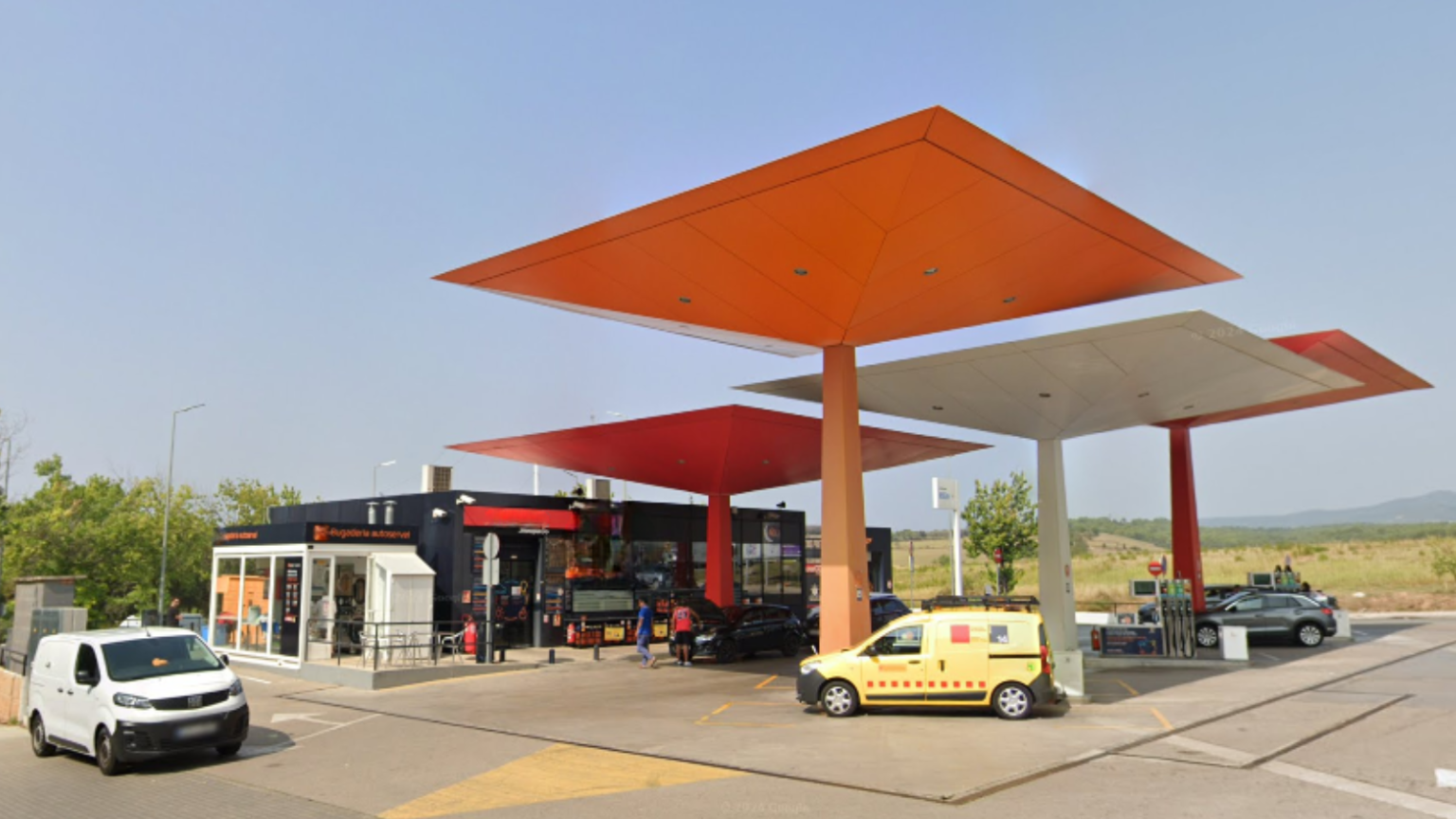 S'obre el procés per gestionar dues gasolineres a Sabadell