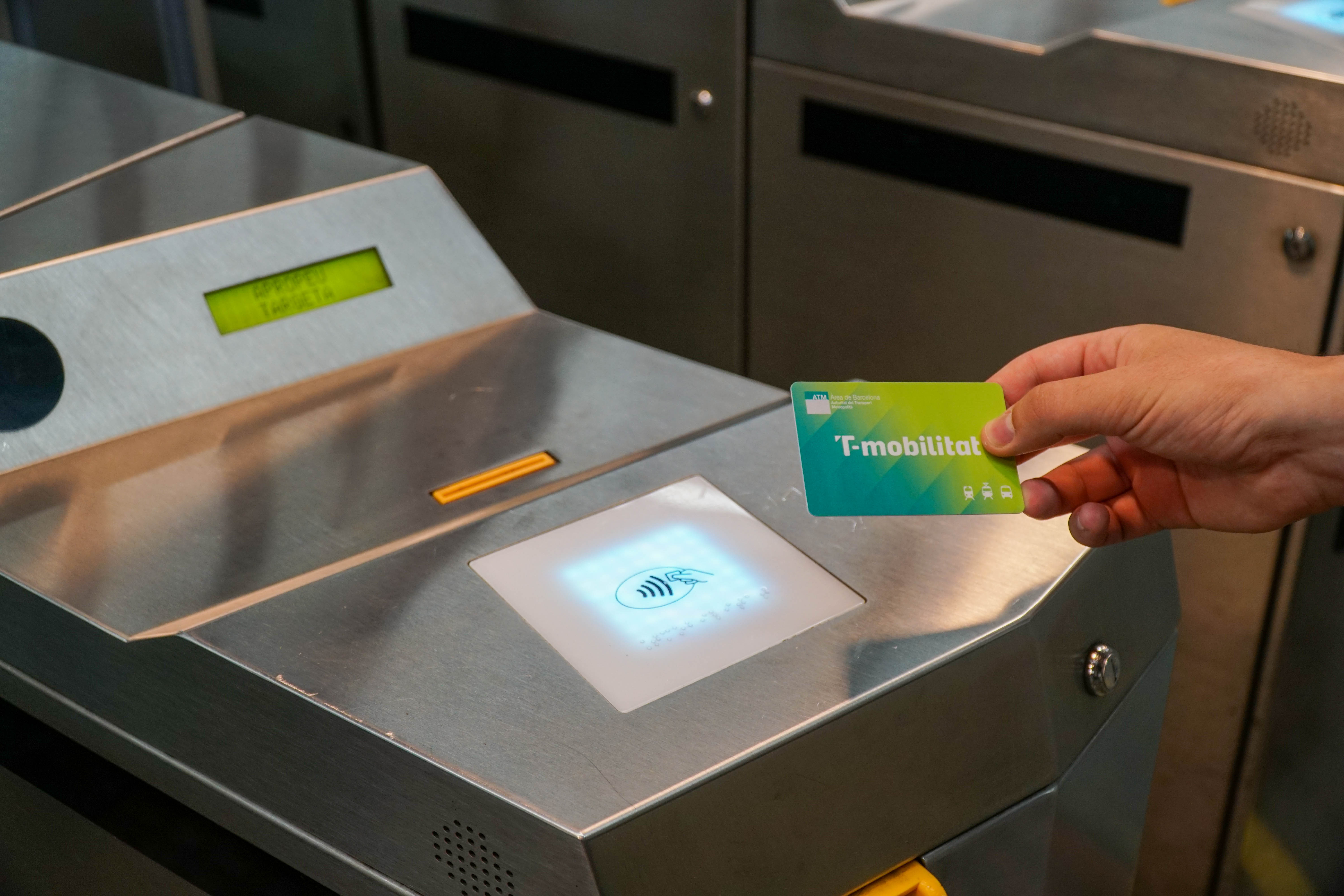 FGC reforça el servei per les cues de la T-mobilitat - 
