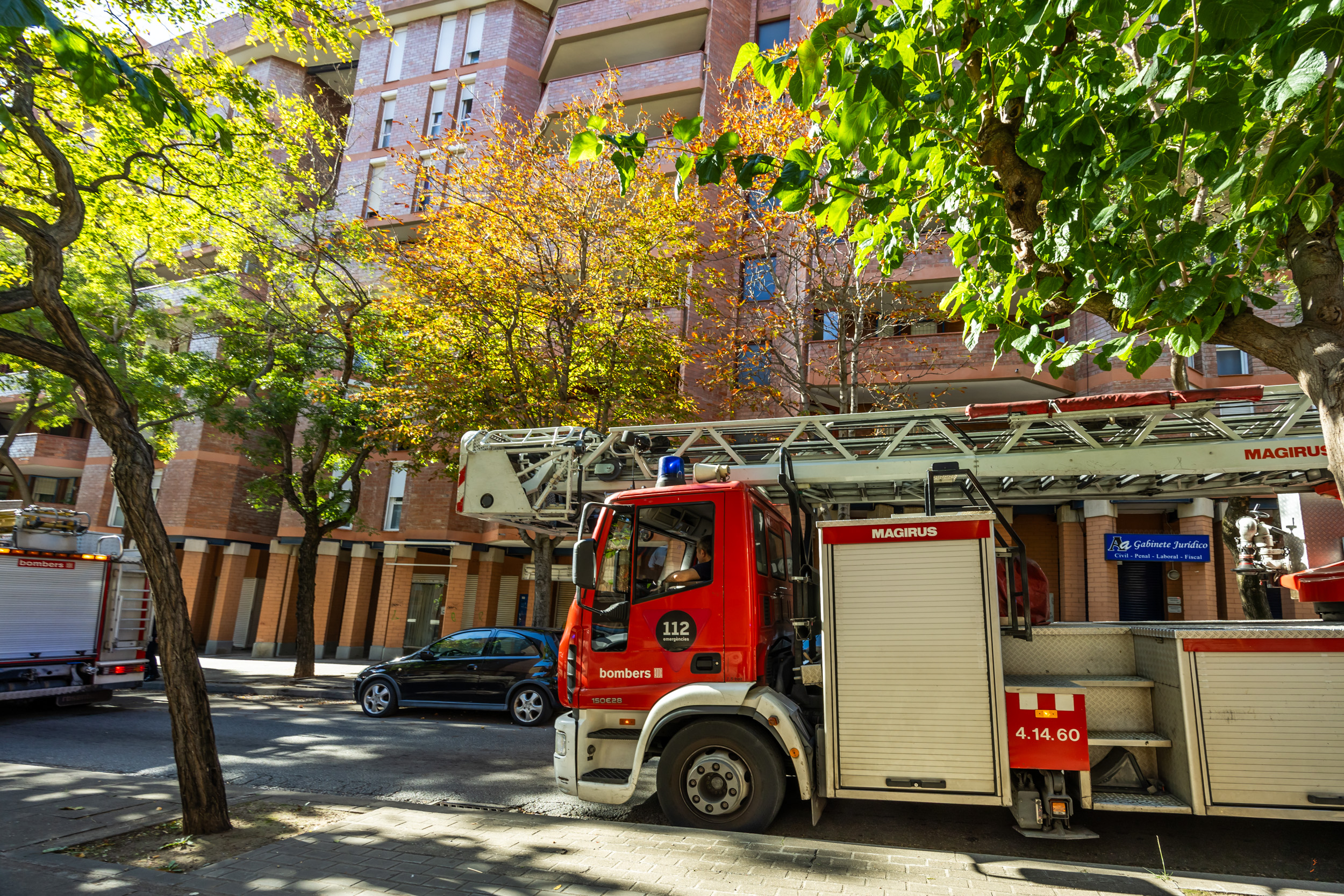 Una persona traslladada a l'hospital per un incendi a Ca n'Oriac