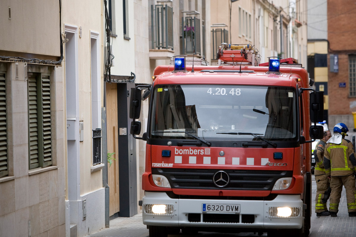 Alarma a Terrassa per un incendi en una indústria