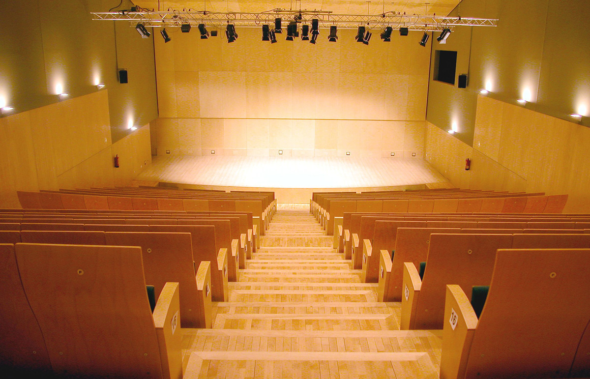 Uns 400 alumnes en sessions sobre drets humans a Terrassa