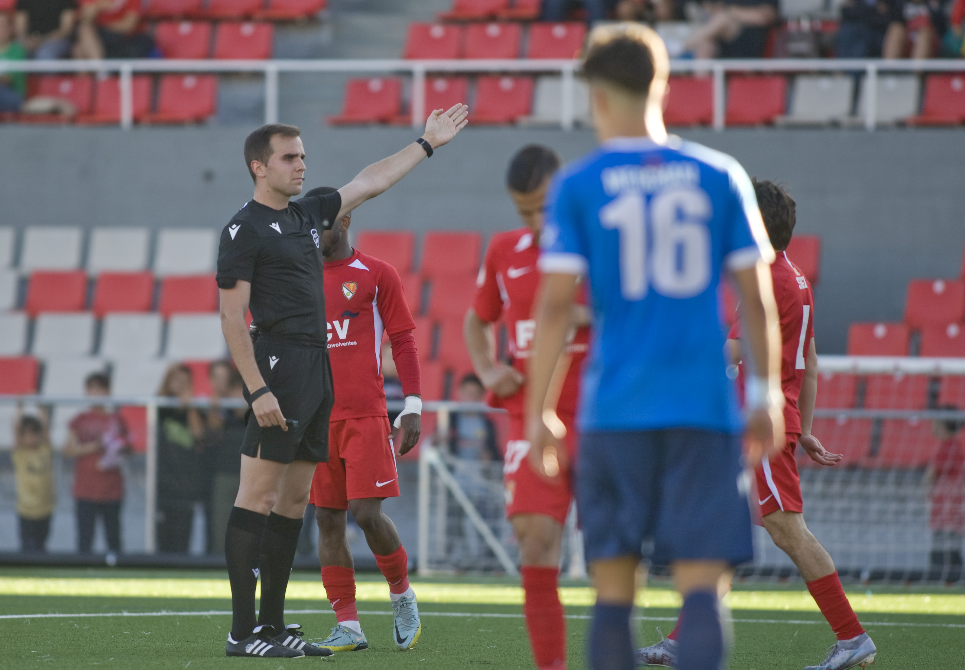 L'àrbitre del partit del Terrassa FC relata l'intent d'agressió