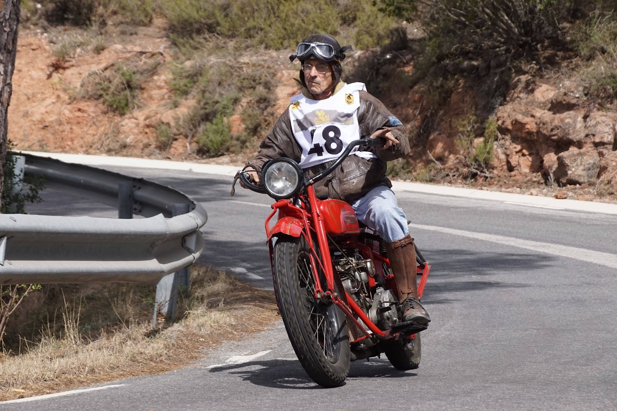 Escartín i Casanovas guanyen en el Ral·li de Motos Històriques