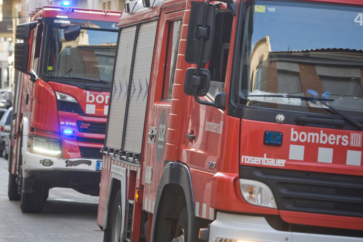 Un nou incendi de carrer destrossa un vehicle a Terrassa