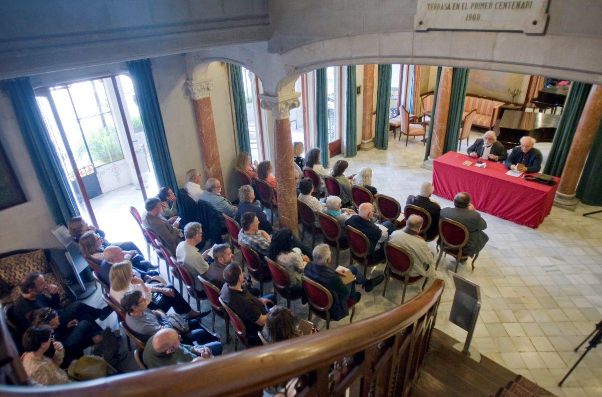 Poetitzant el retorn de l'exili