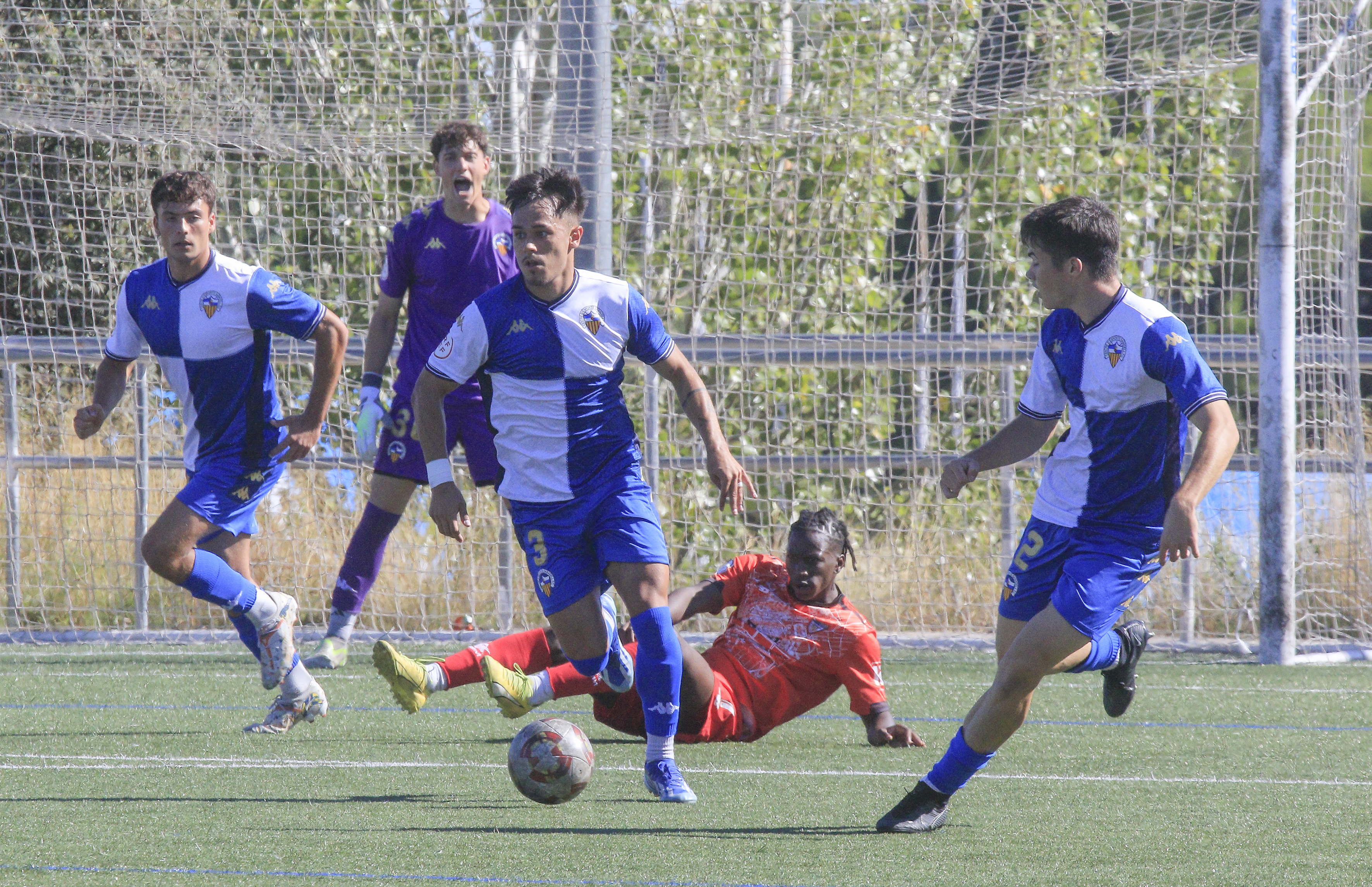 El filial del CE Sabadell aconsegueix el primer punt de la temporada en un partit boig