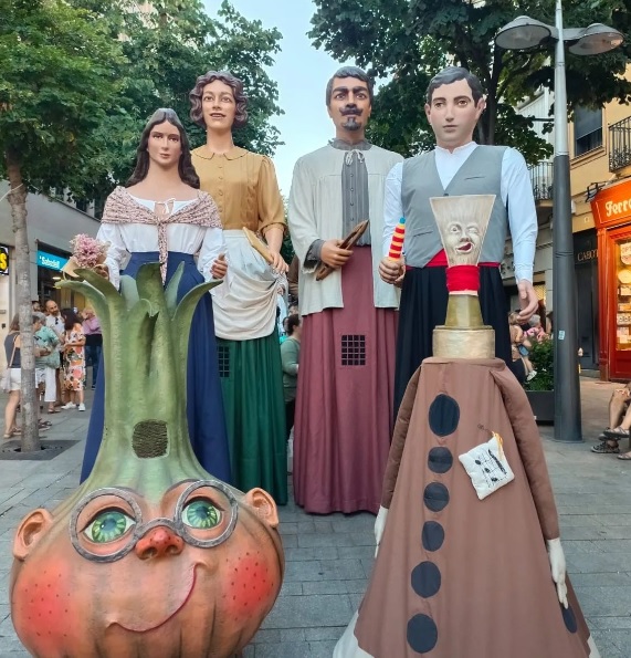 Nova trobada de la Colla de Geganters i Grallers de Gràcia