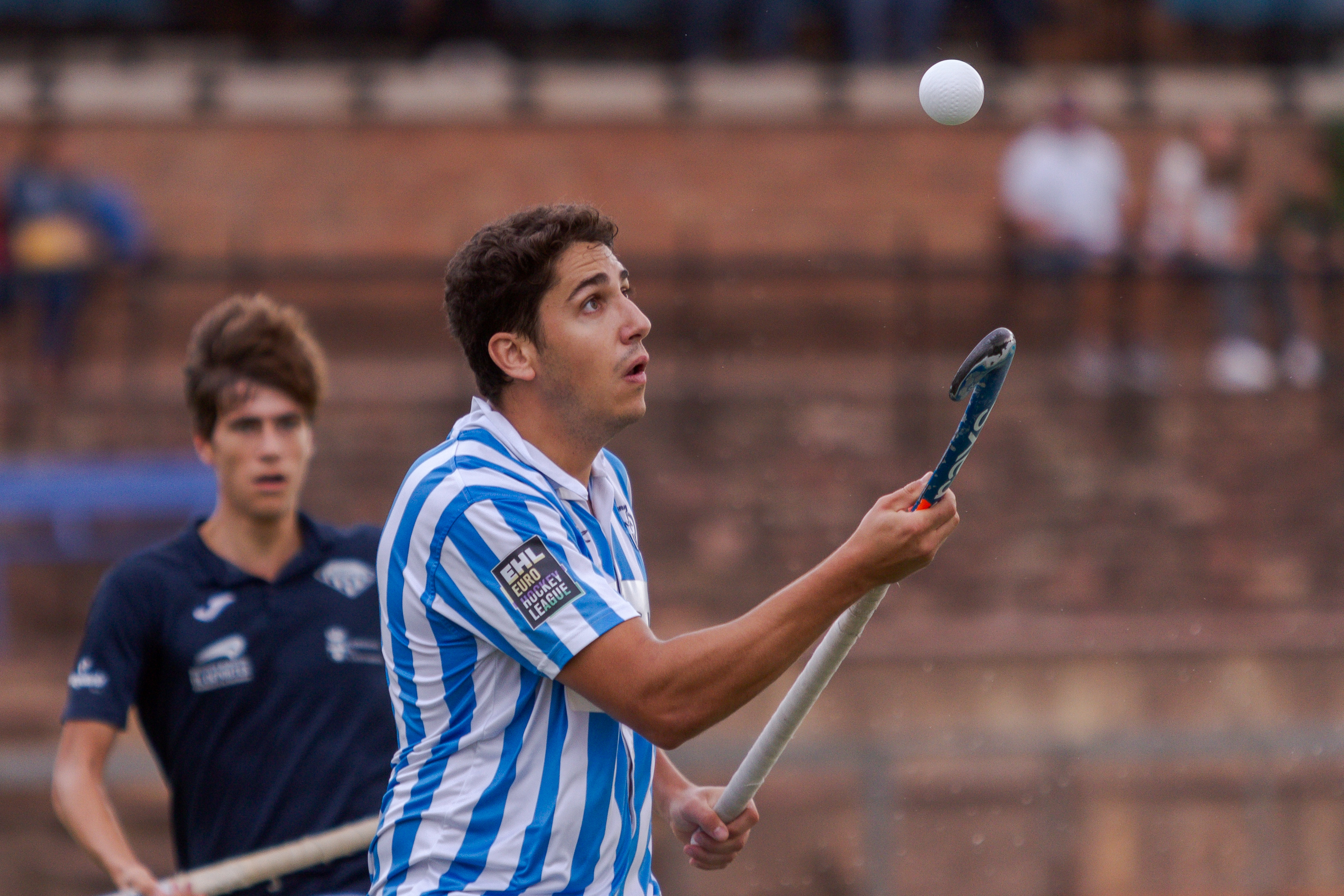 El Club Egara, contra les cordes