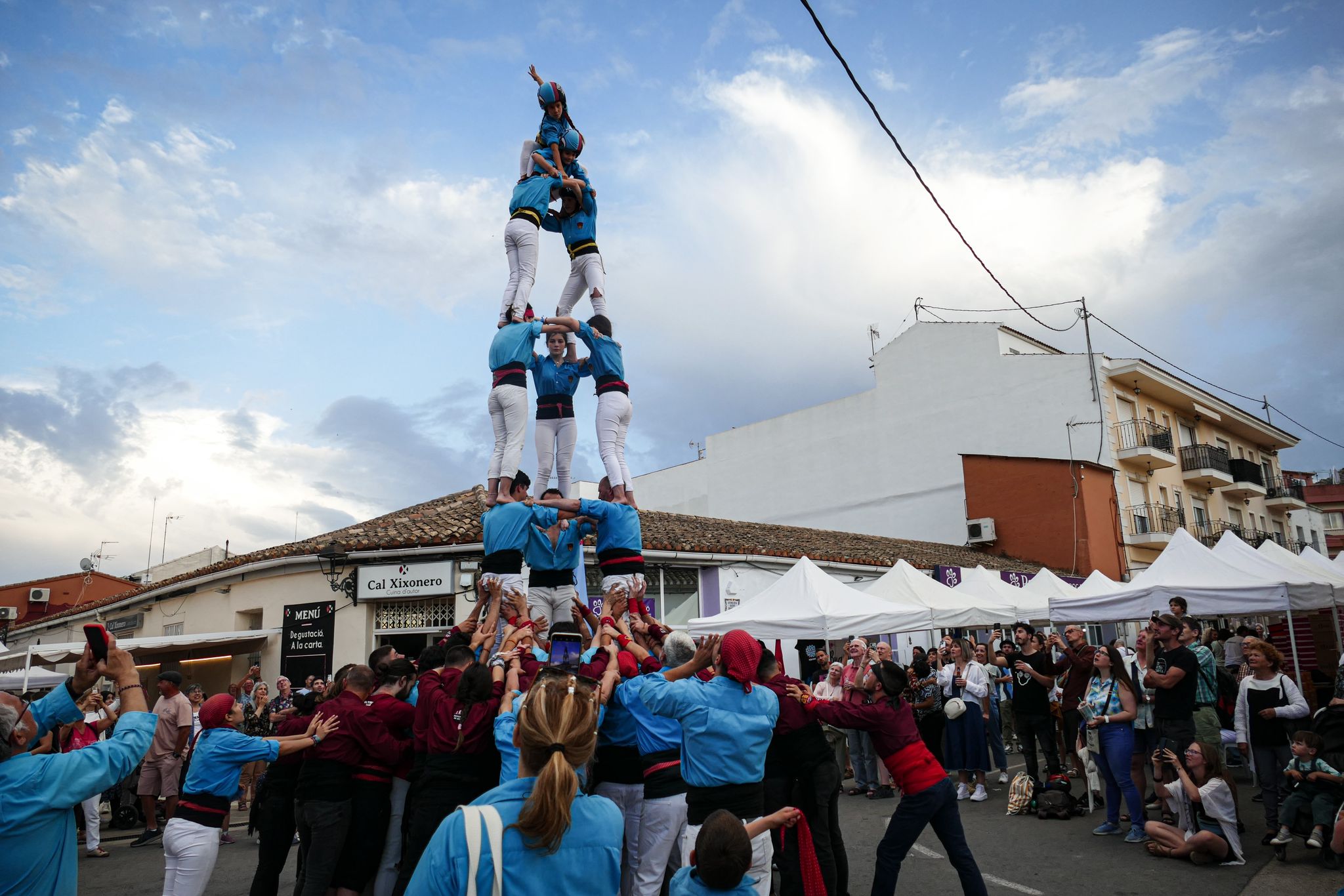 Els Castellers exporten els castells a Xaló