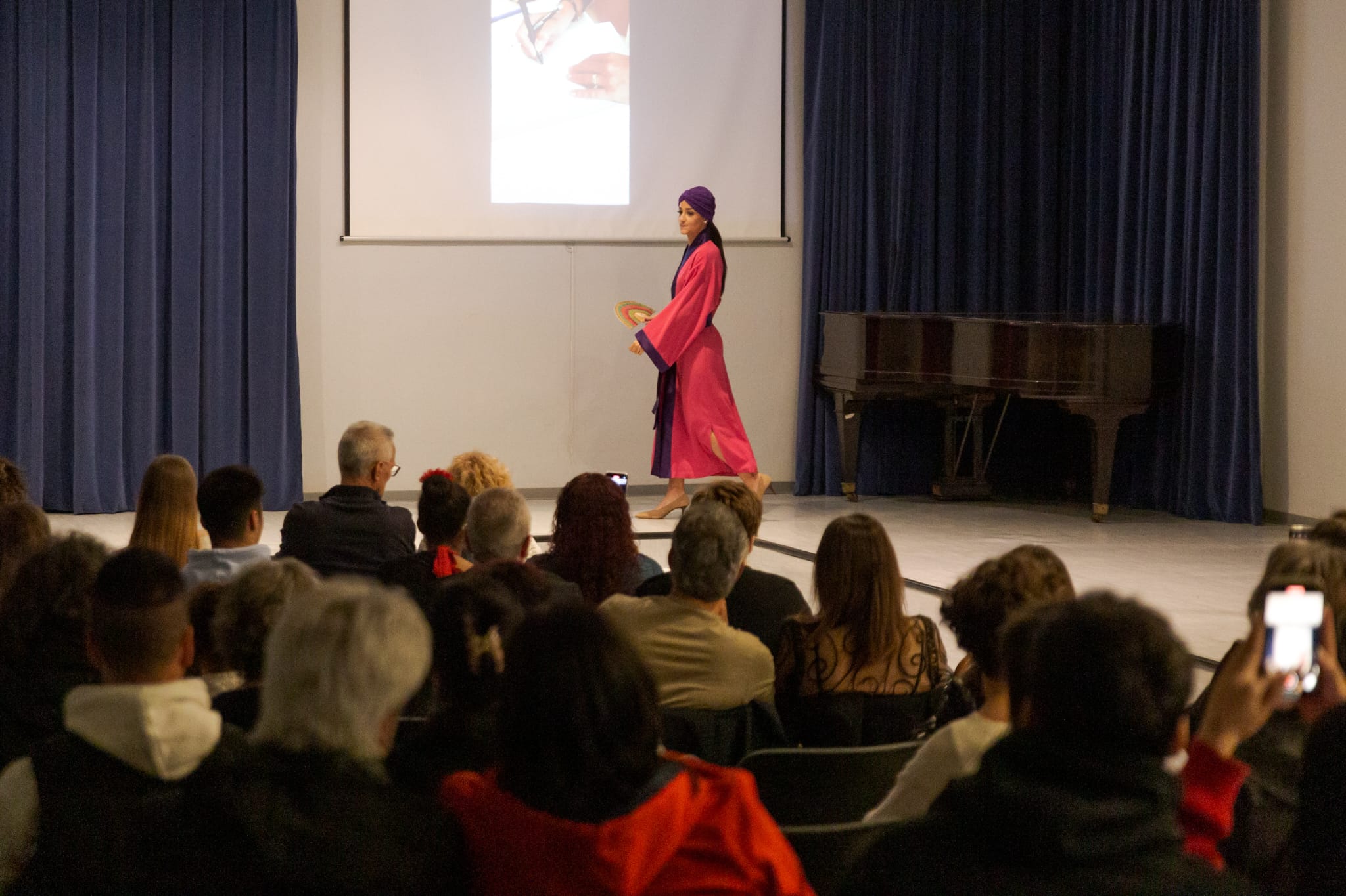 FOTOGALERIA | Desfilada de moda sostenible al Museu Tèxtil